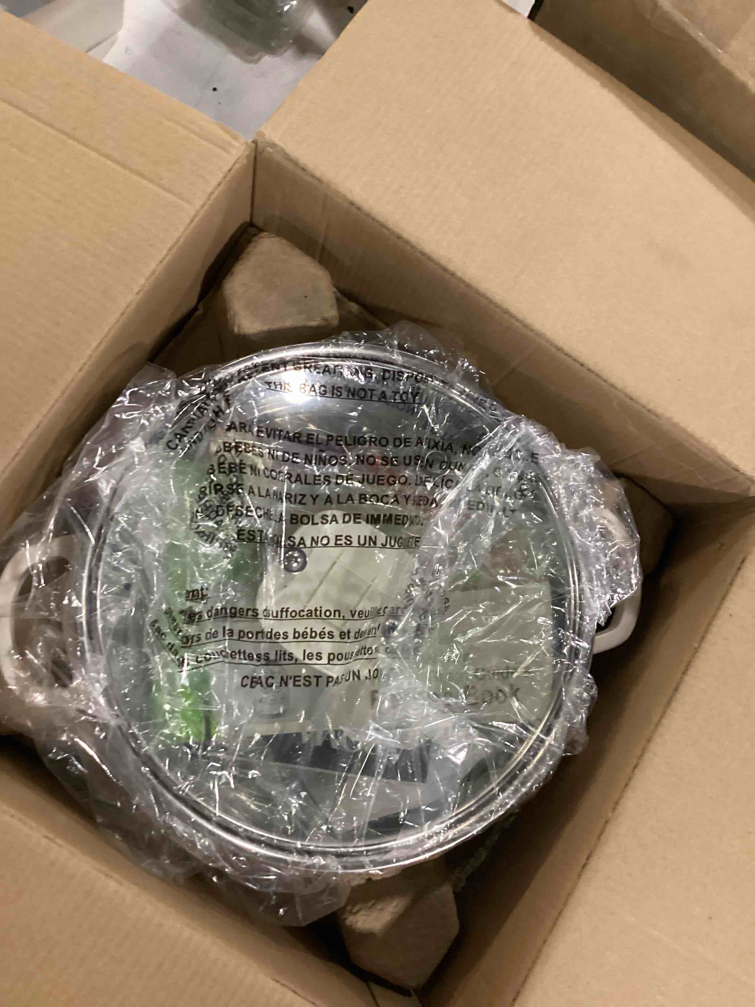 https://s3.amazonaws.com/lotting-images-prod/bidfta/BLU6831185_1726768269511.jpeg