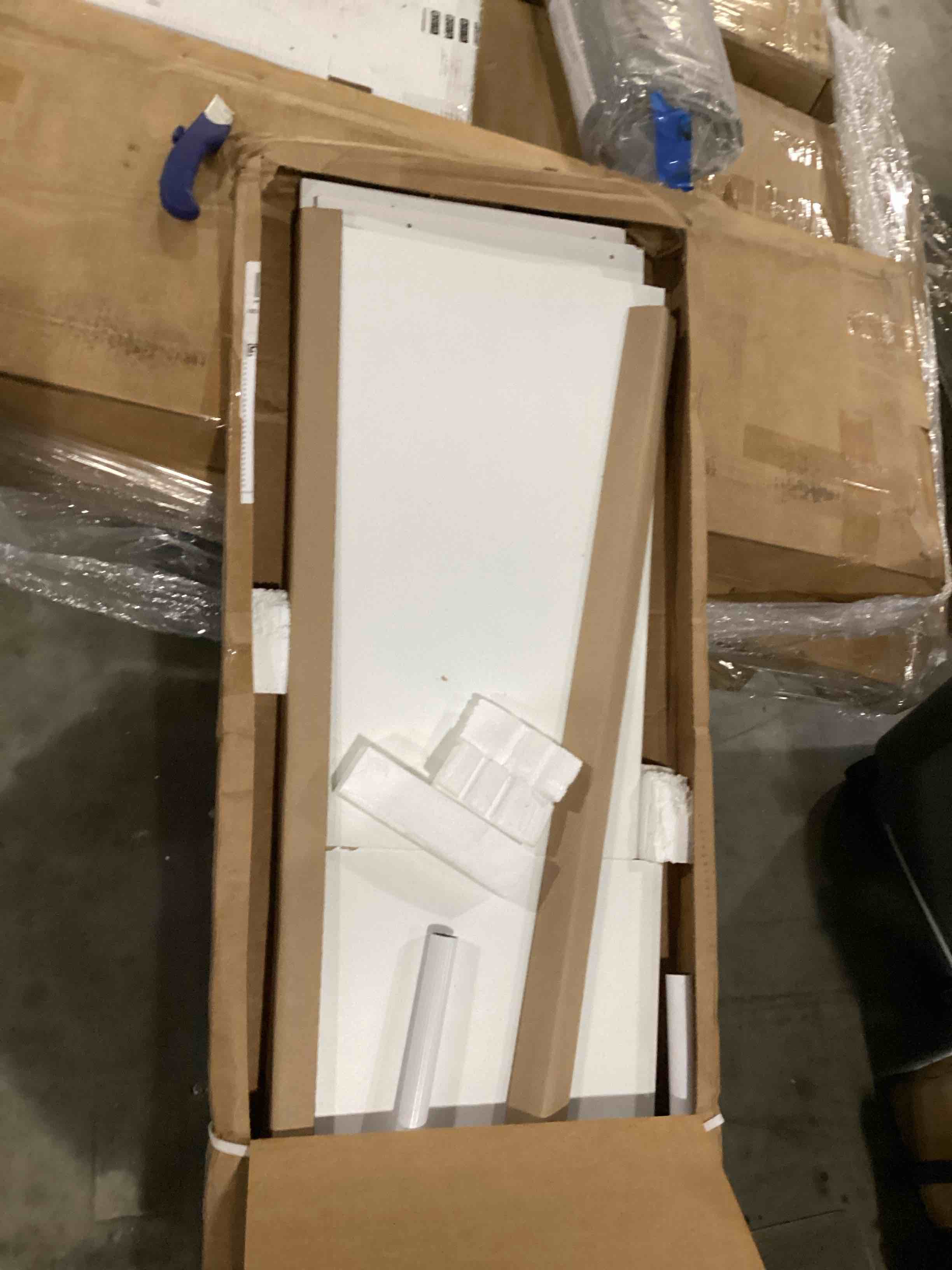 https://s3.amazonaws.com/lotting-images-prod/bidfta/BLU6831205_1726830358450.jpeg
