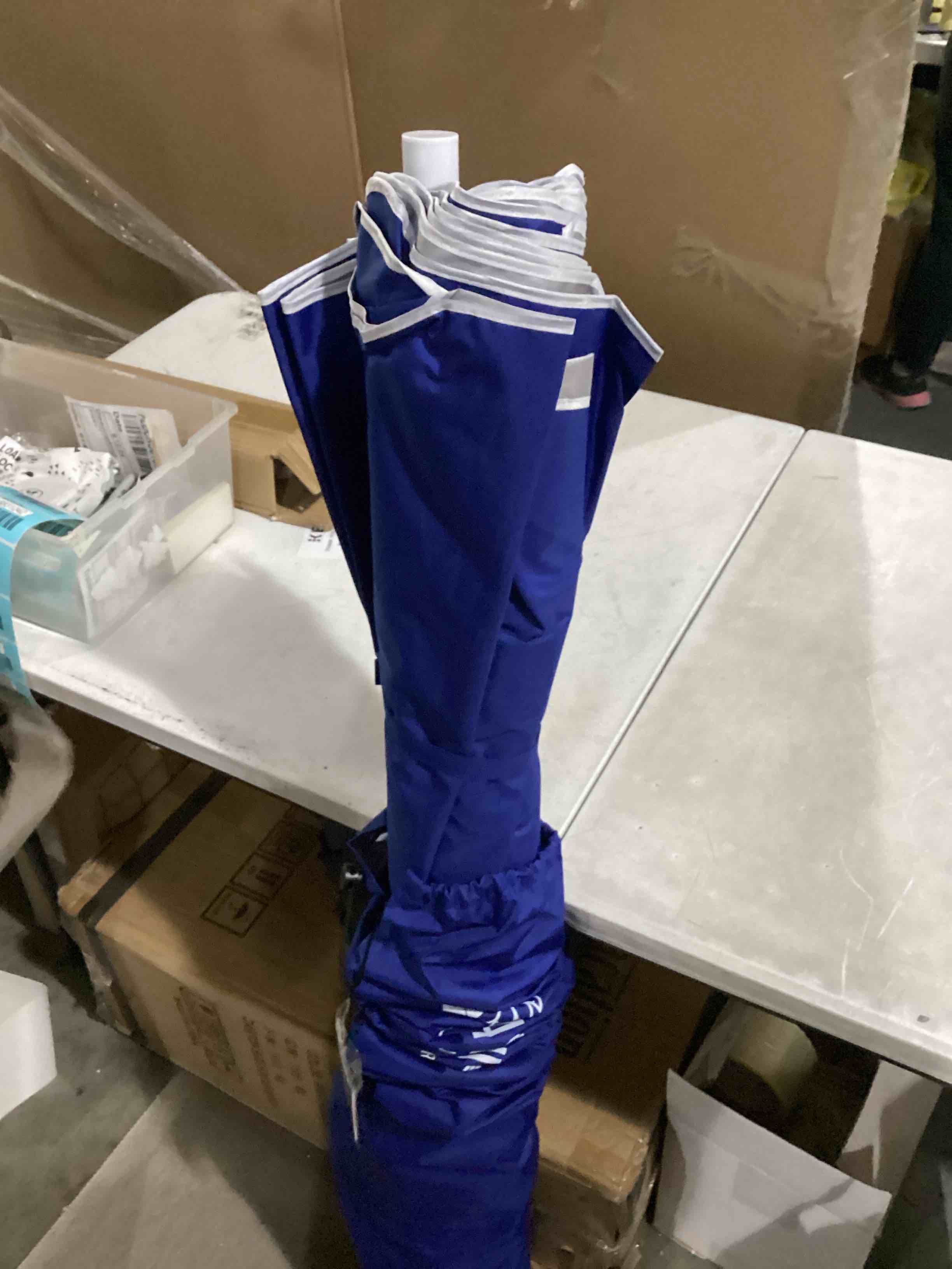 https://s3.amazonaws.com/lotting-images-prod/bidfta/BLU6831238_1726836298246.jpeg