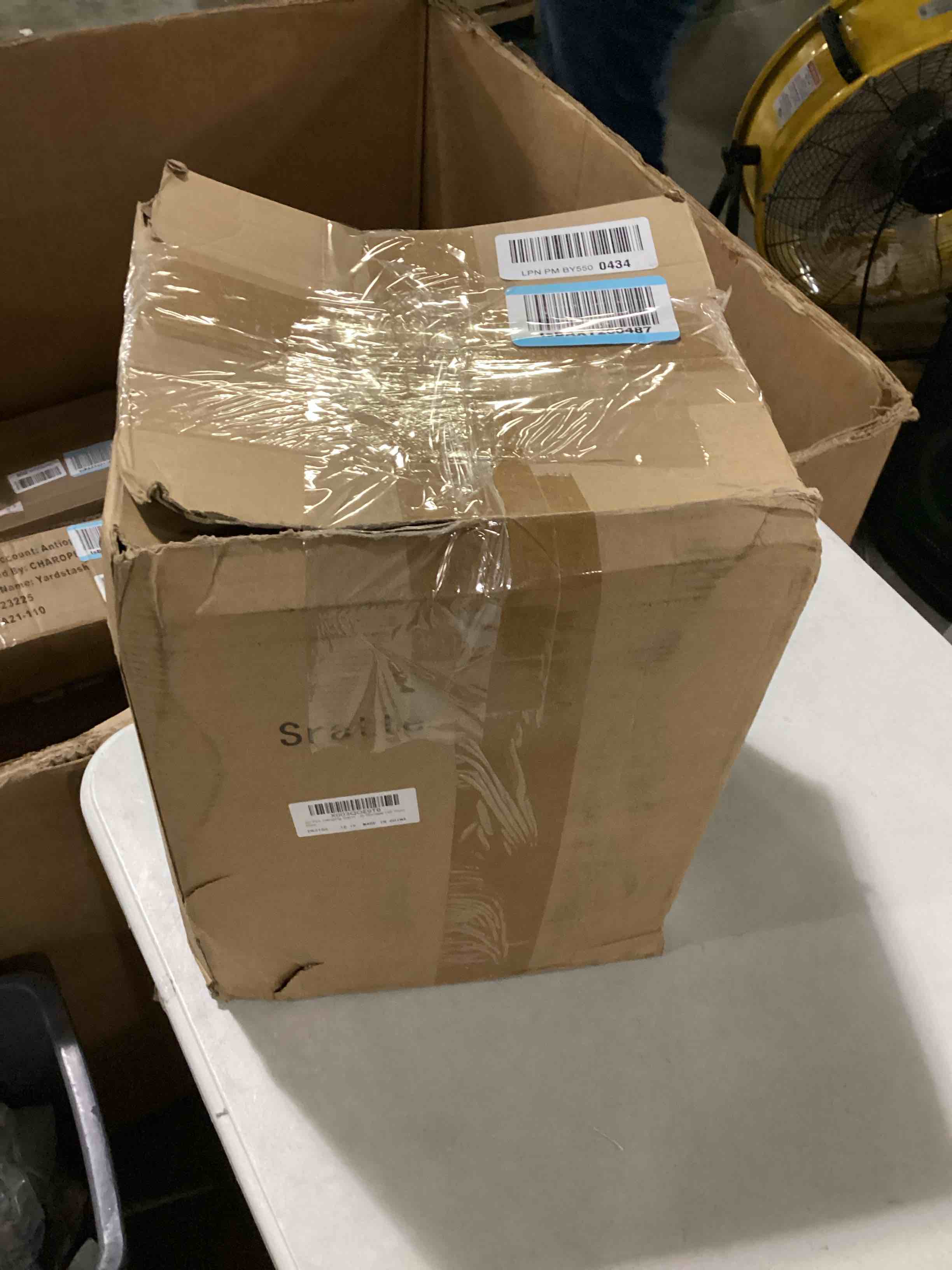 https://s3.amazonaws.com/lotting-images-prod/bidfta/BLU6832895_1726836776091.jpeg