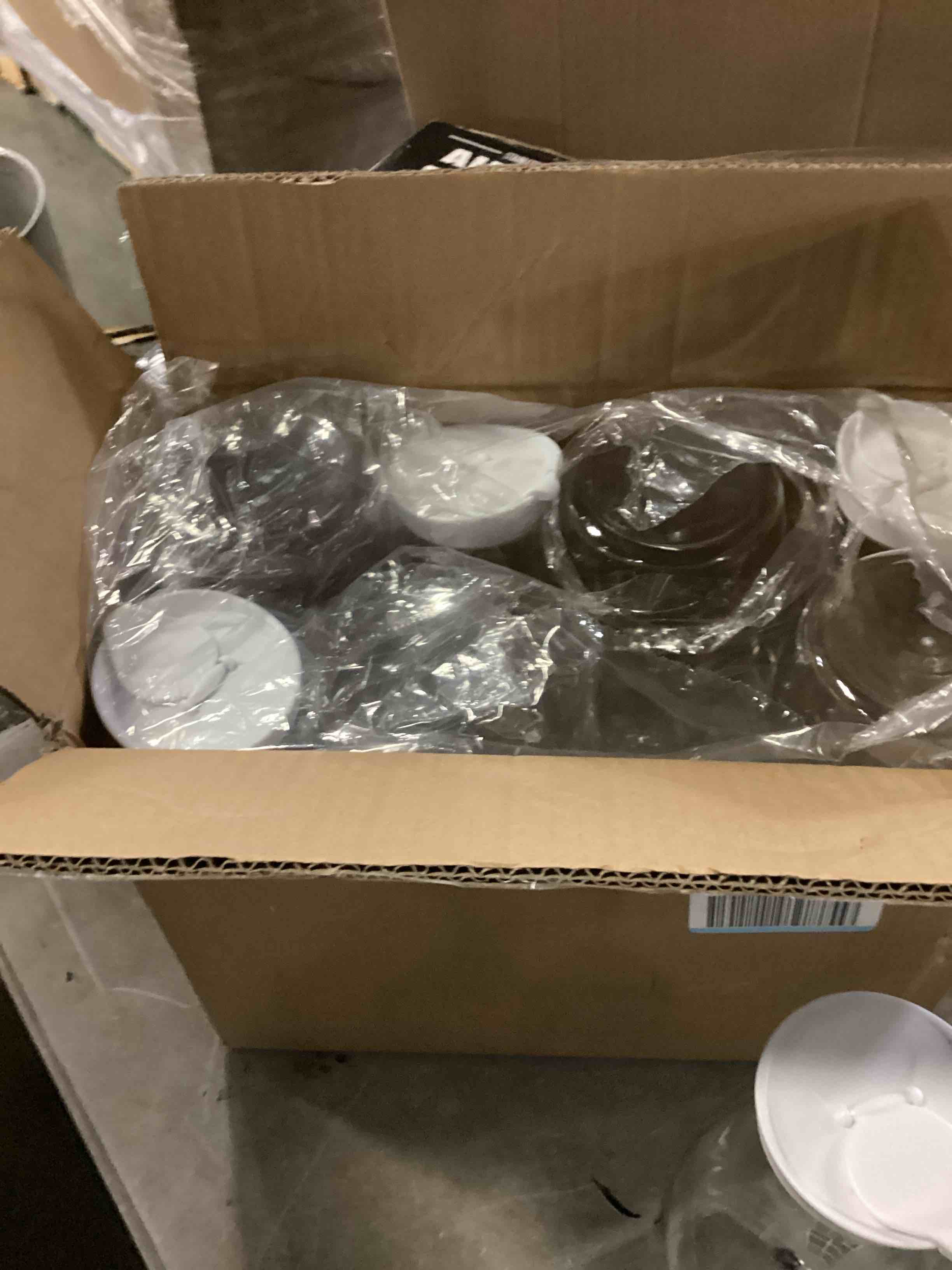 https://s3.amazonaws.com/lotting-images-prod/bidfta/BLU6833079_1725907139333.jpeg