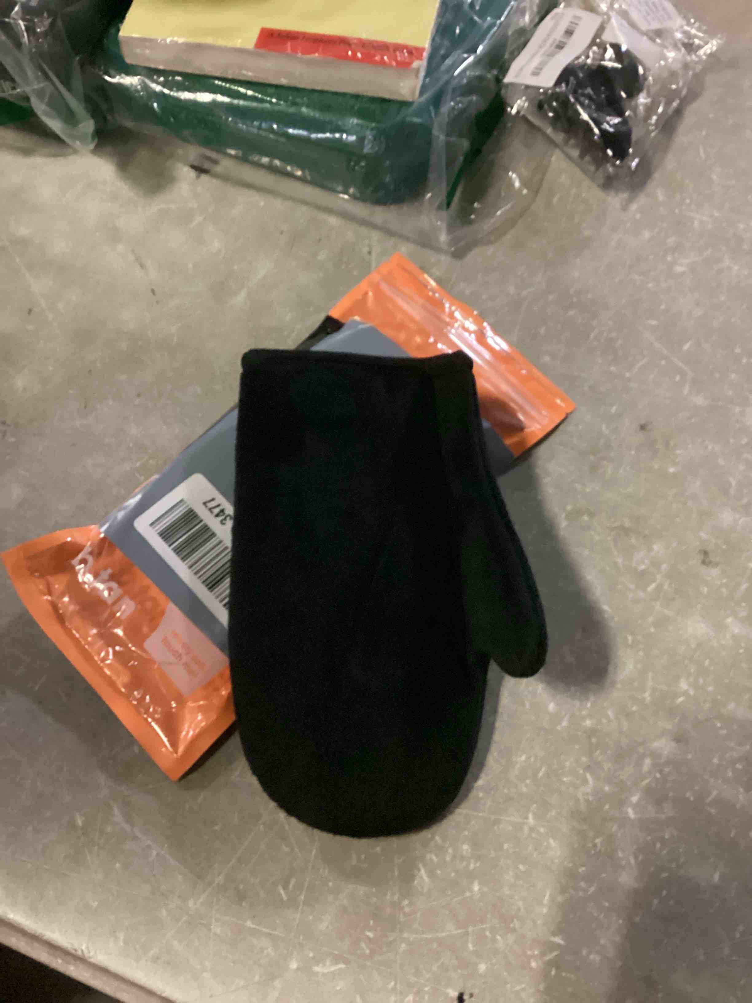 https://s3.amazonaws.com/lotting-images-prod/bidfta/BLU6833192_1725979468980.jpeg