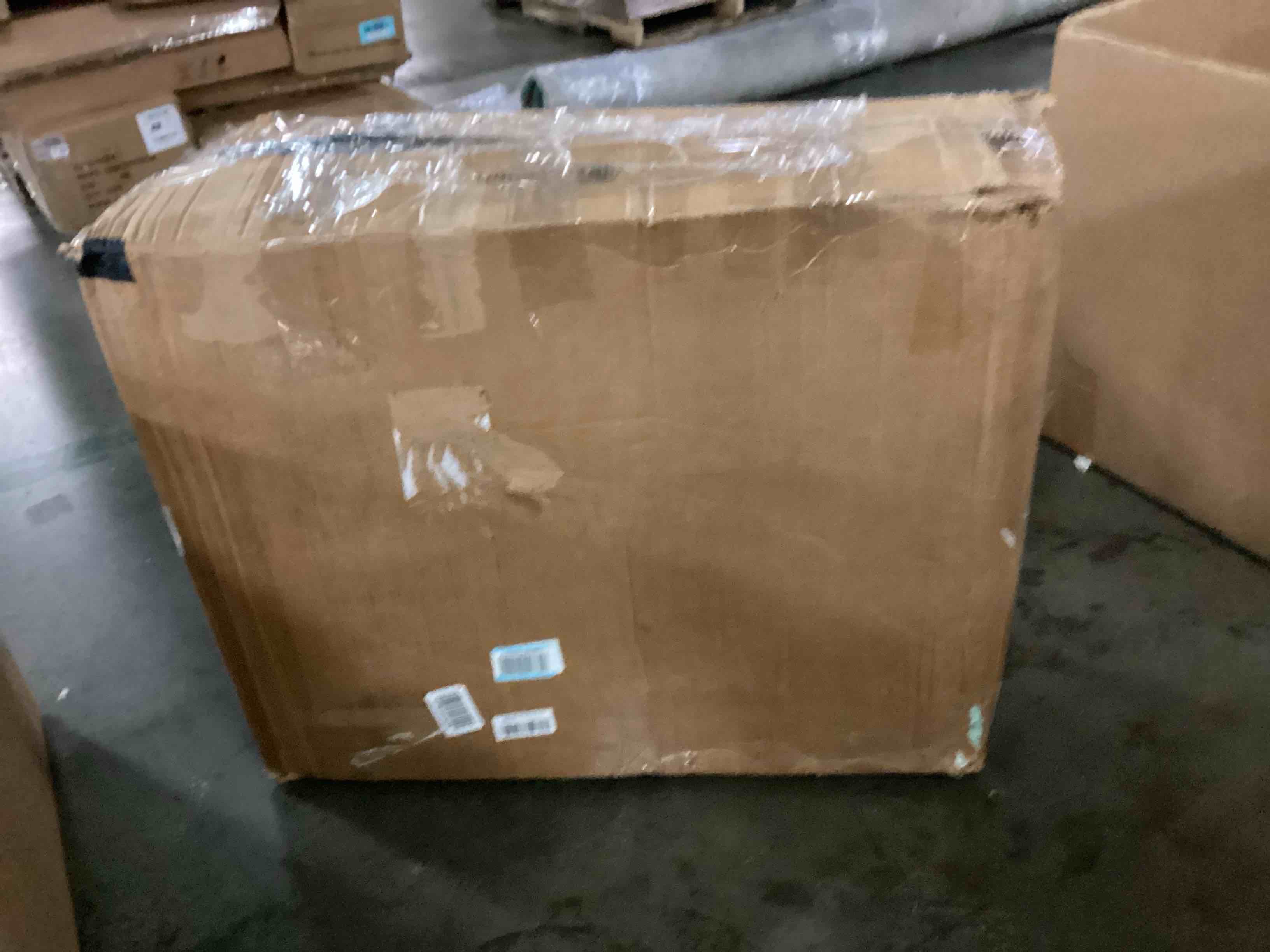 https://s3.amazonaws.com/lotting-images-prod/bidfta/BLU6833392_1726069298250.jpeg