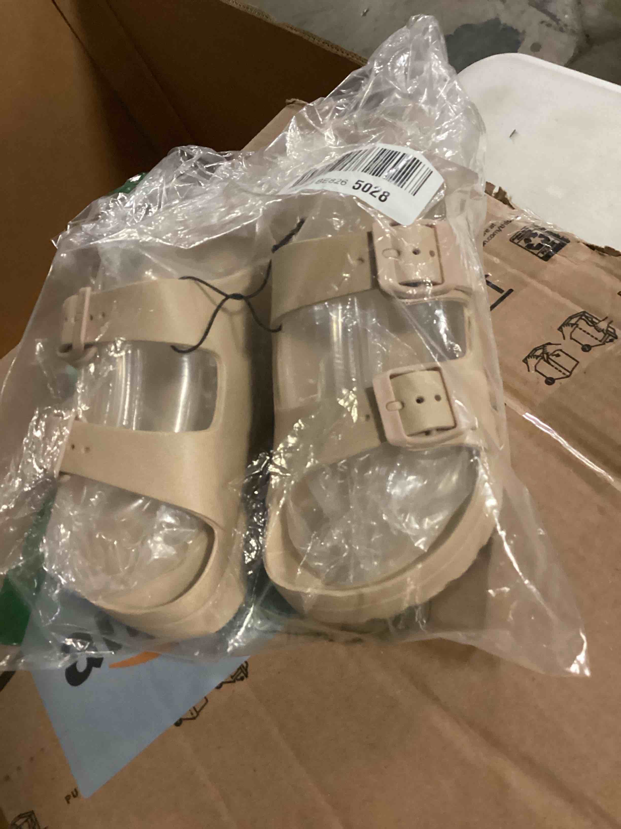 https://s3.amazonaws.com/lotting-images-prod/bidfta/BLU6833500_1726153250676.jpeg