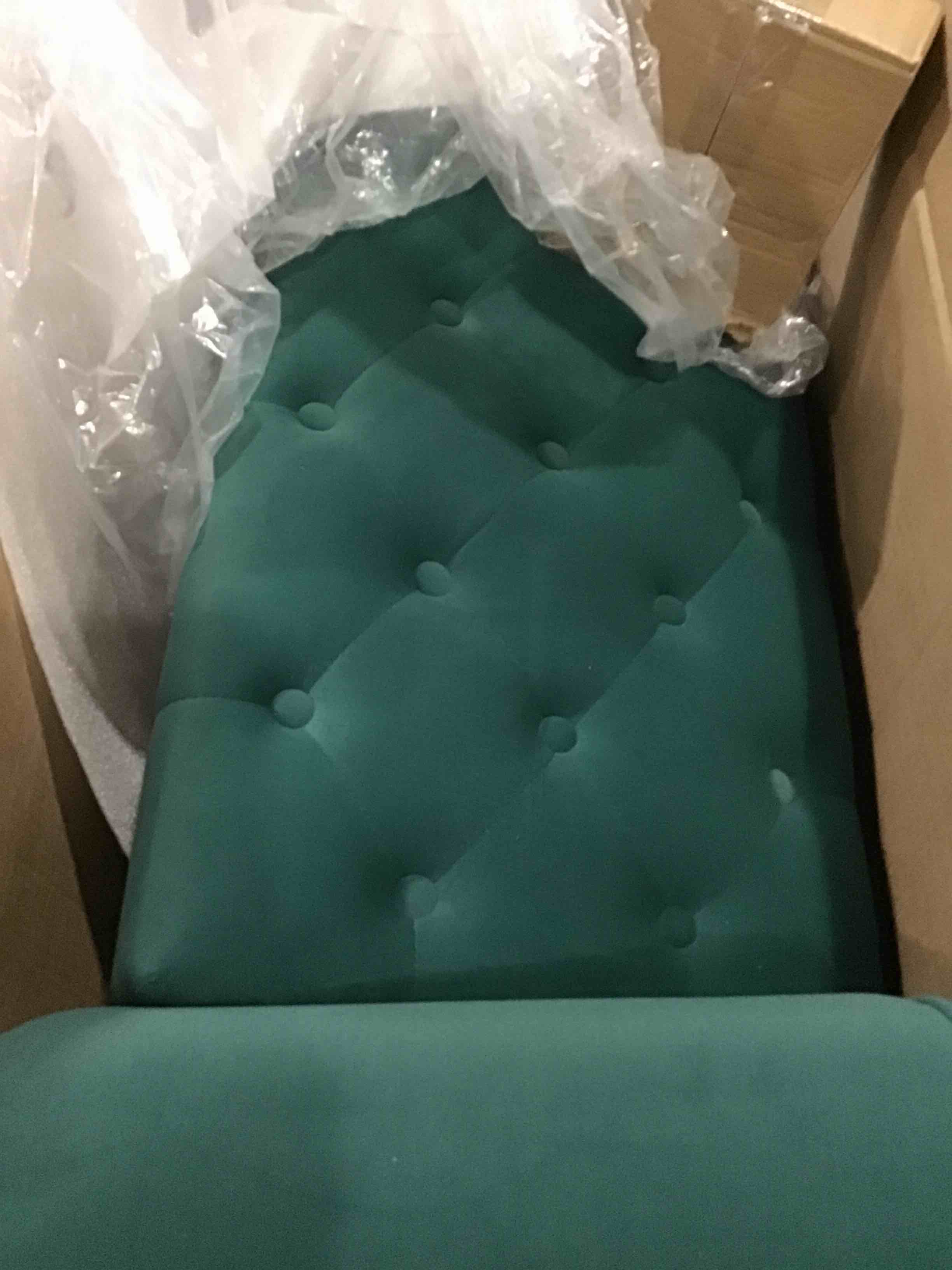 https://s3.amazonaws.com/lotting-images-prod/bidfta/BLU6835516_1727267078585.jpeg