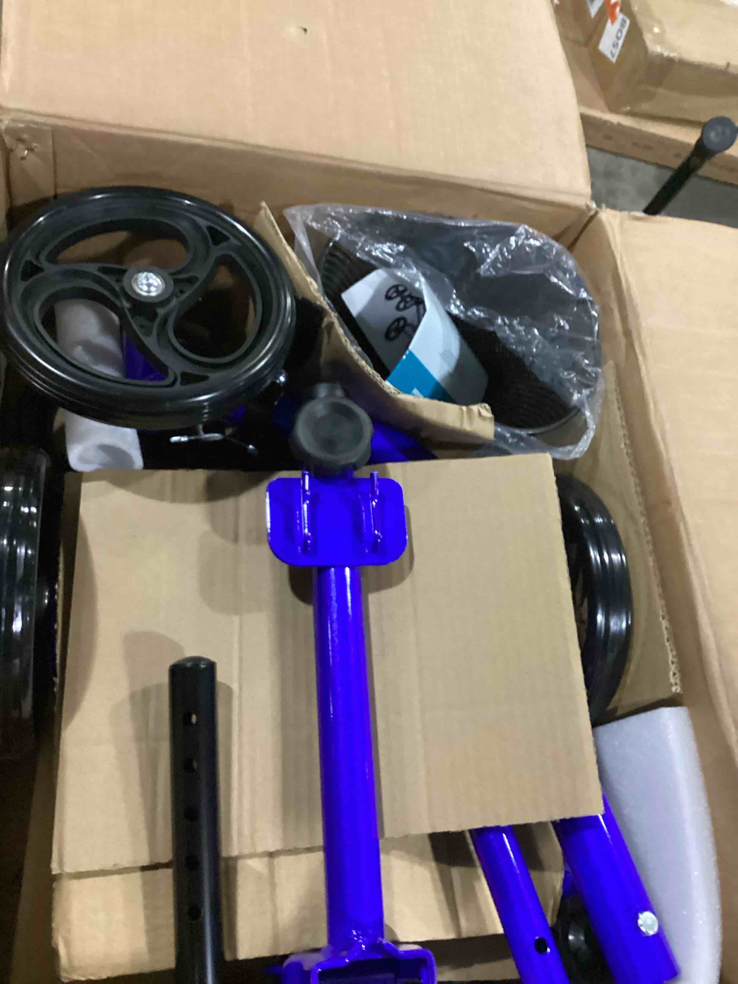 https://s3.amazonaws.com/lotting-images-prod/bidfta/BLU6835905_1727786260074.jpeg