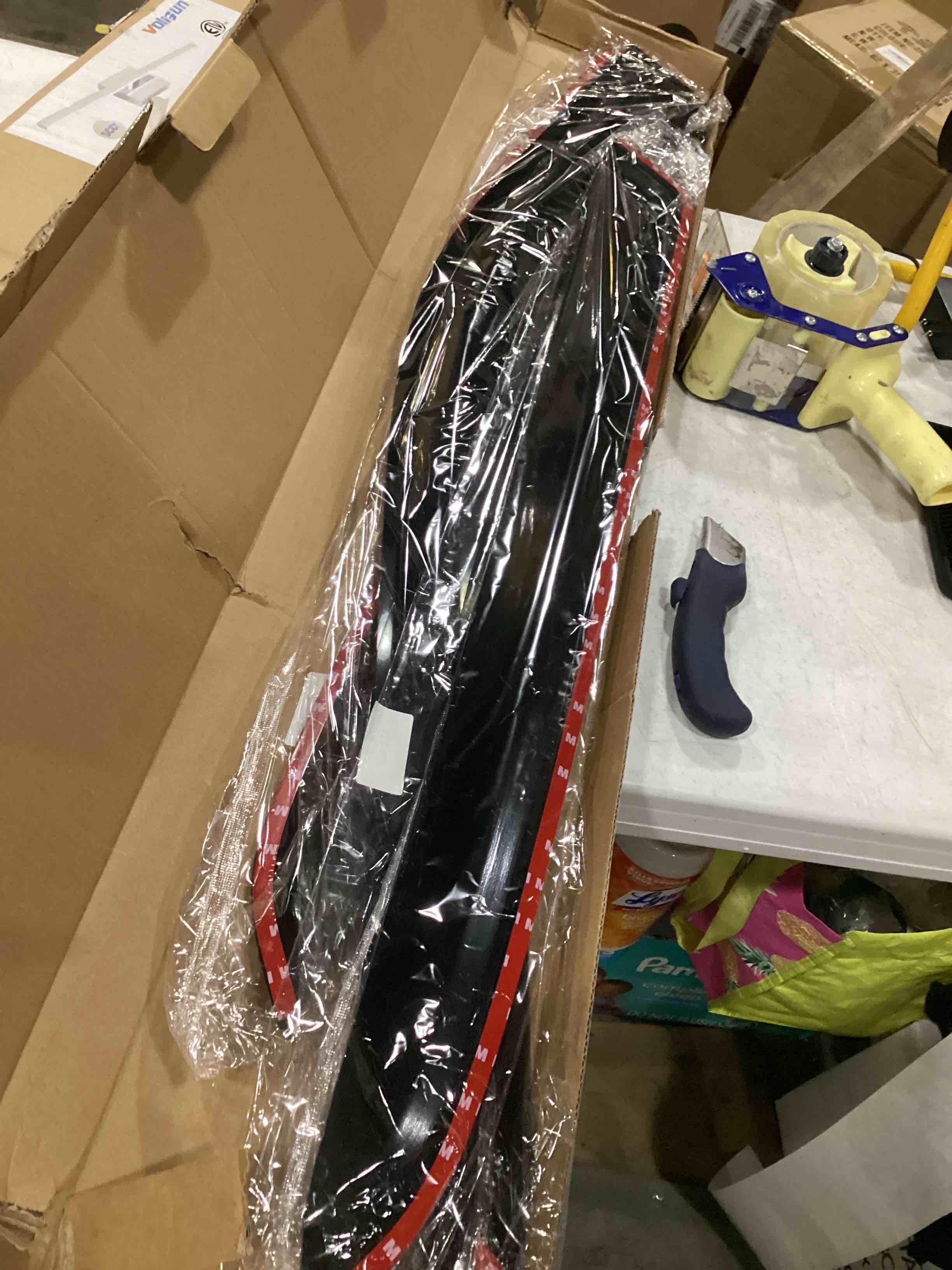 https://s3.amazonaws.com/lotting-images-prod/bidfta/BLU6835959_1728393090213.jpeg