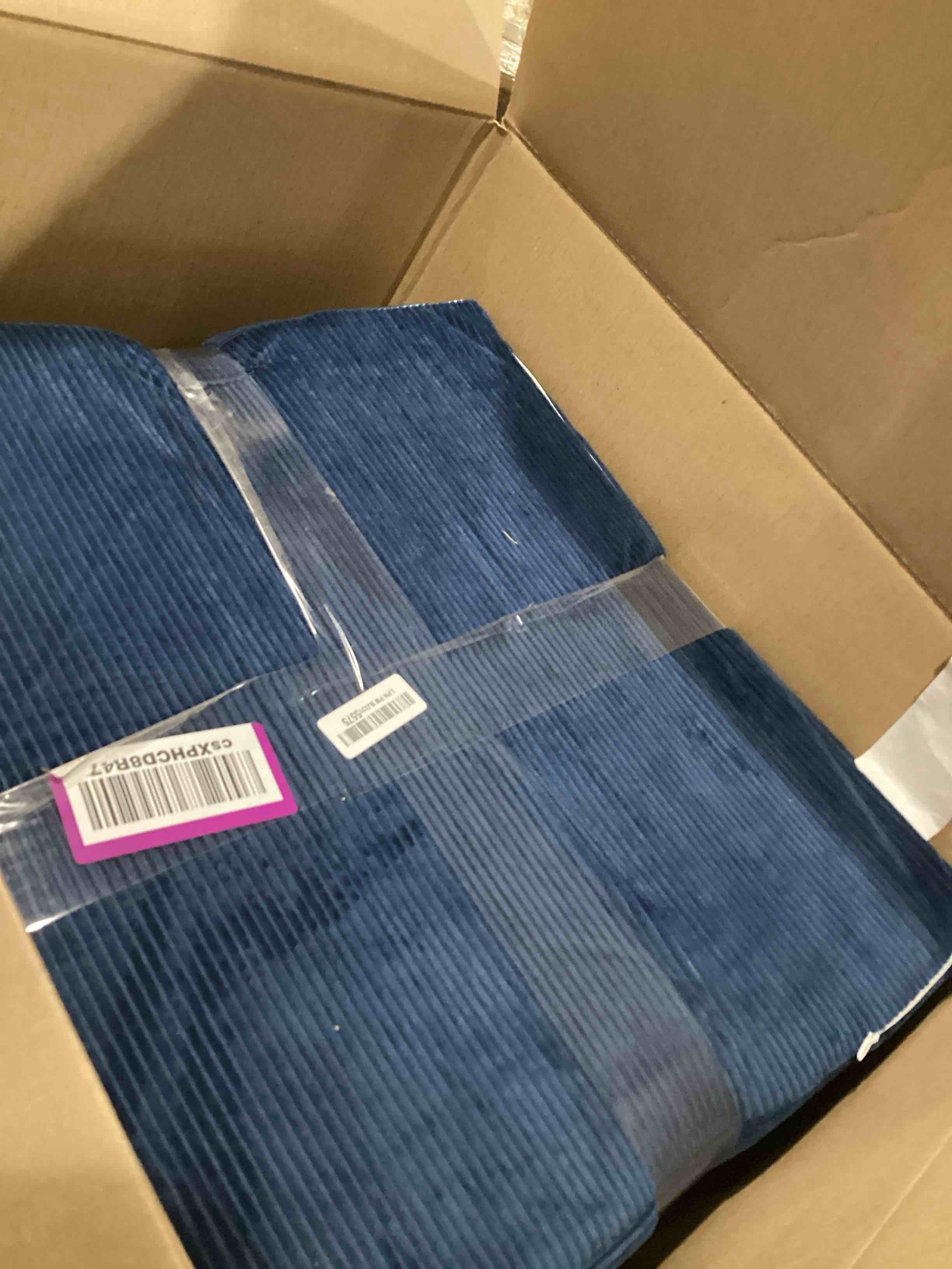 https://s3.amazonaws.com/lotting-images-prod/bidfta/BLU6836097_1728409564352.jpeg