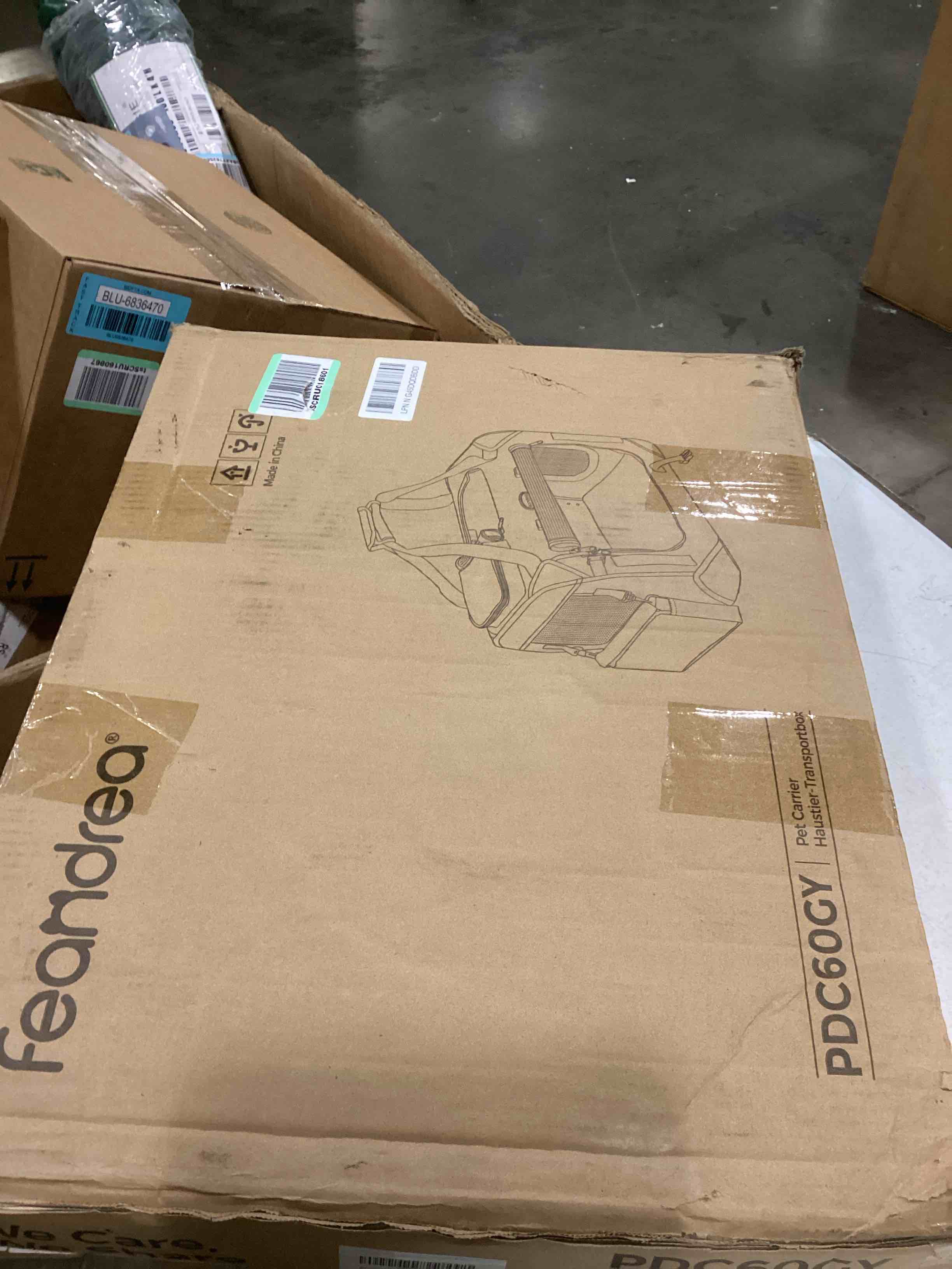 https://s3.amazonaws.com/lotting-images-prod/bidfta/BLU6836472_1728580042516.jpeg