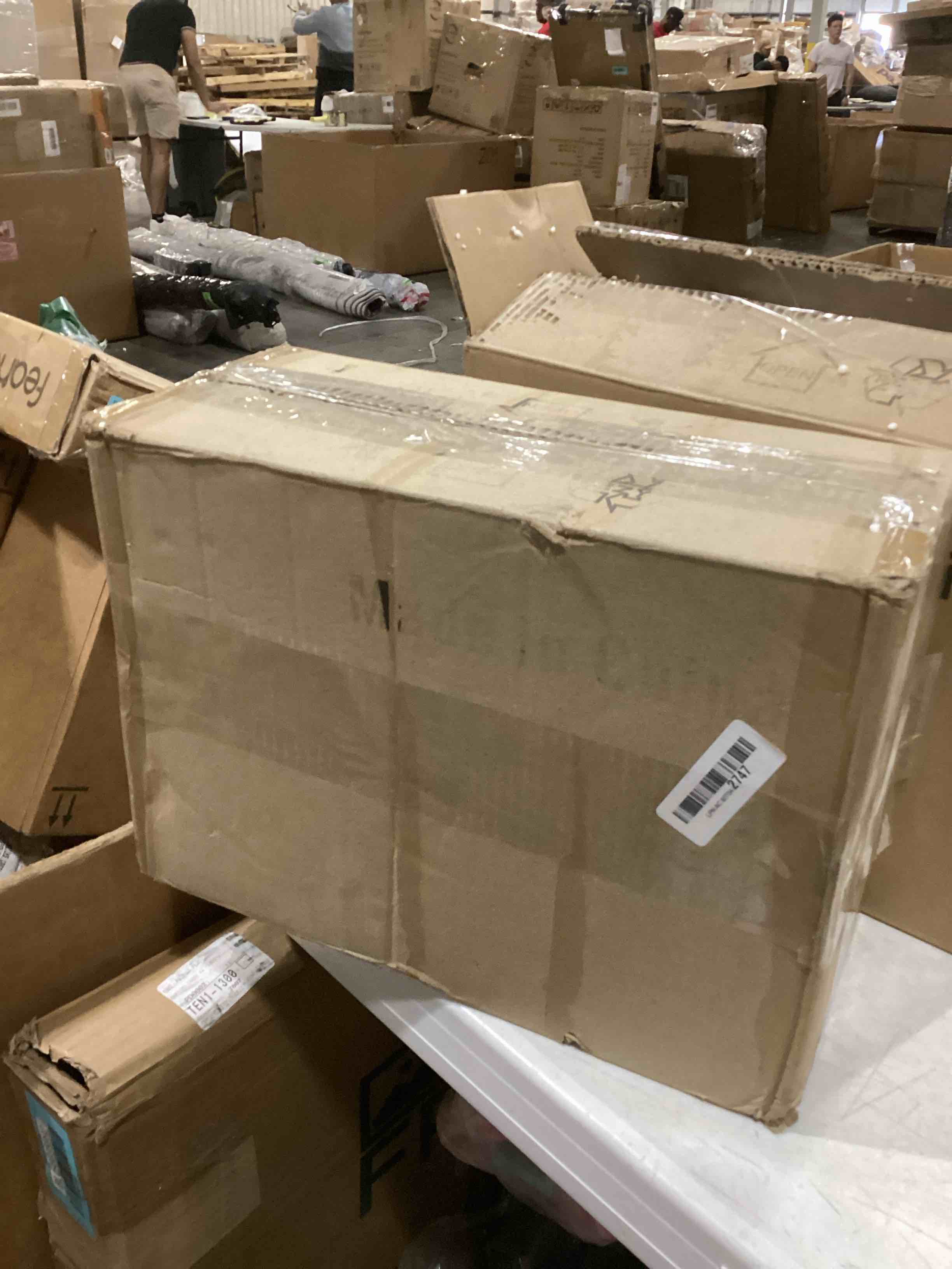 https://s3.amazonaws.com/lotting-images-prod/bidfta/BLU6836474_1728580210628.jpeg