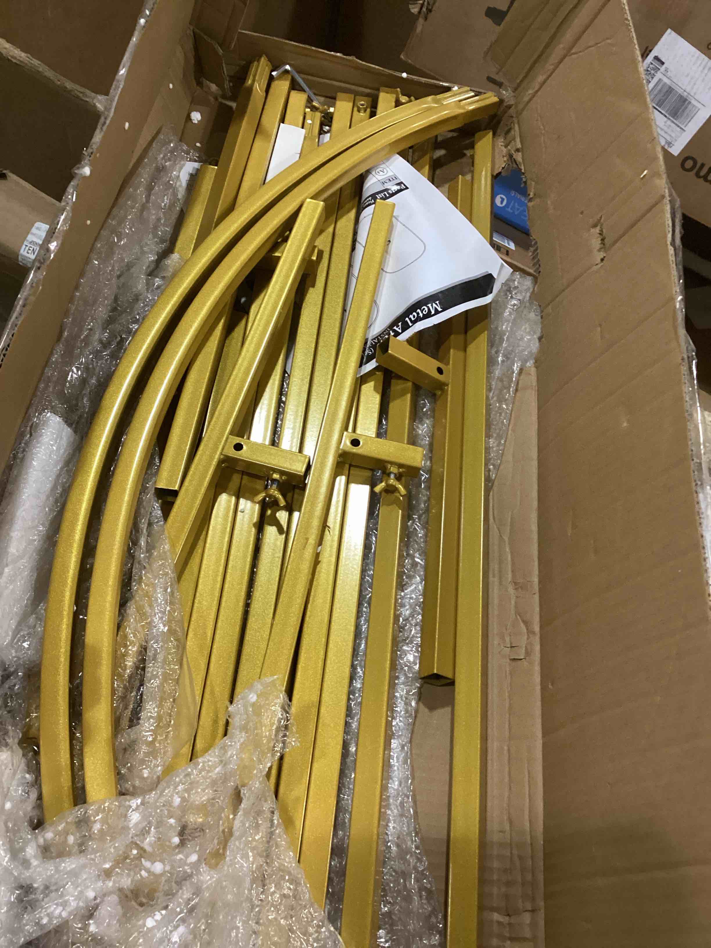 https://s3.amazonaws.com/lotting-images-prod/bidfta/BLU6836528_1728587755404.jpeg