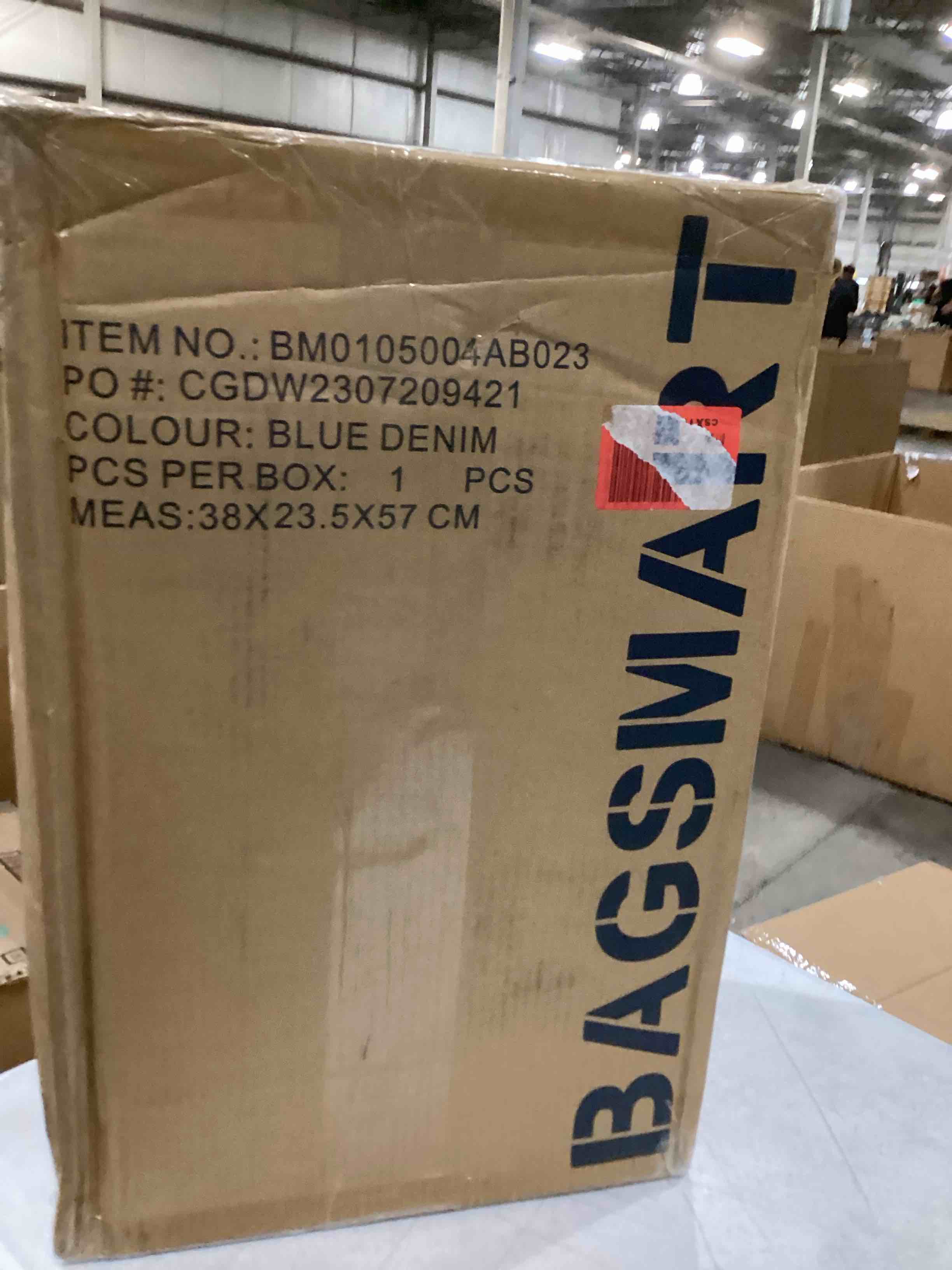https://s3.amazonaws.com/lotting-images-prod/bidfta/BLU6836755_1728911547326.jpeg