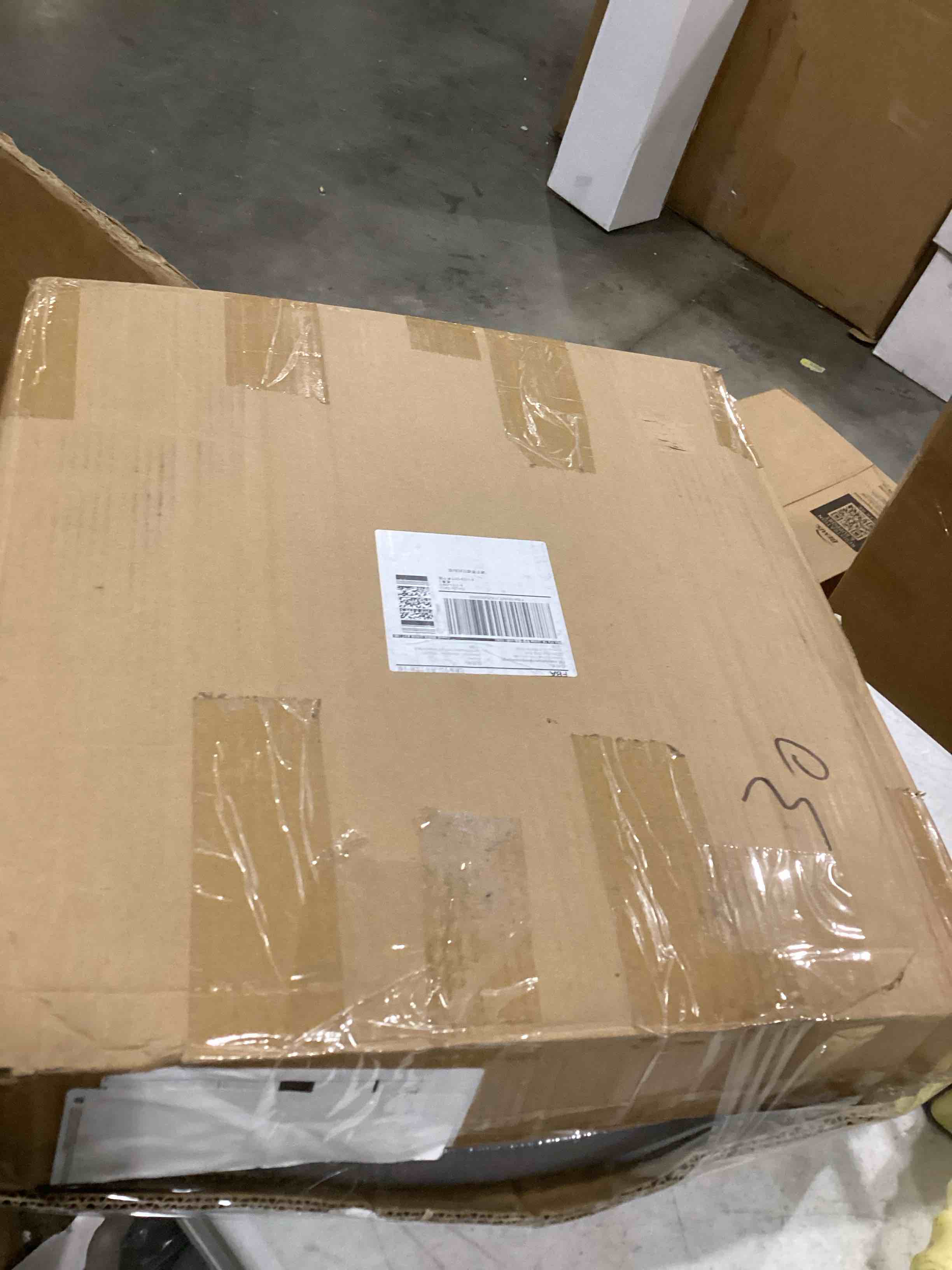 https://s3.amazonaws.com/lotting-images-prod/bidfta/BLU6836850_1728925945153.jpeg