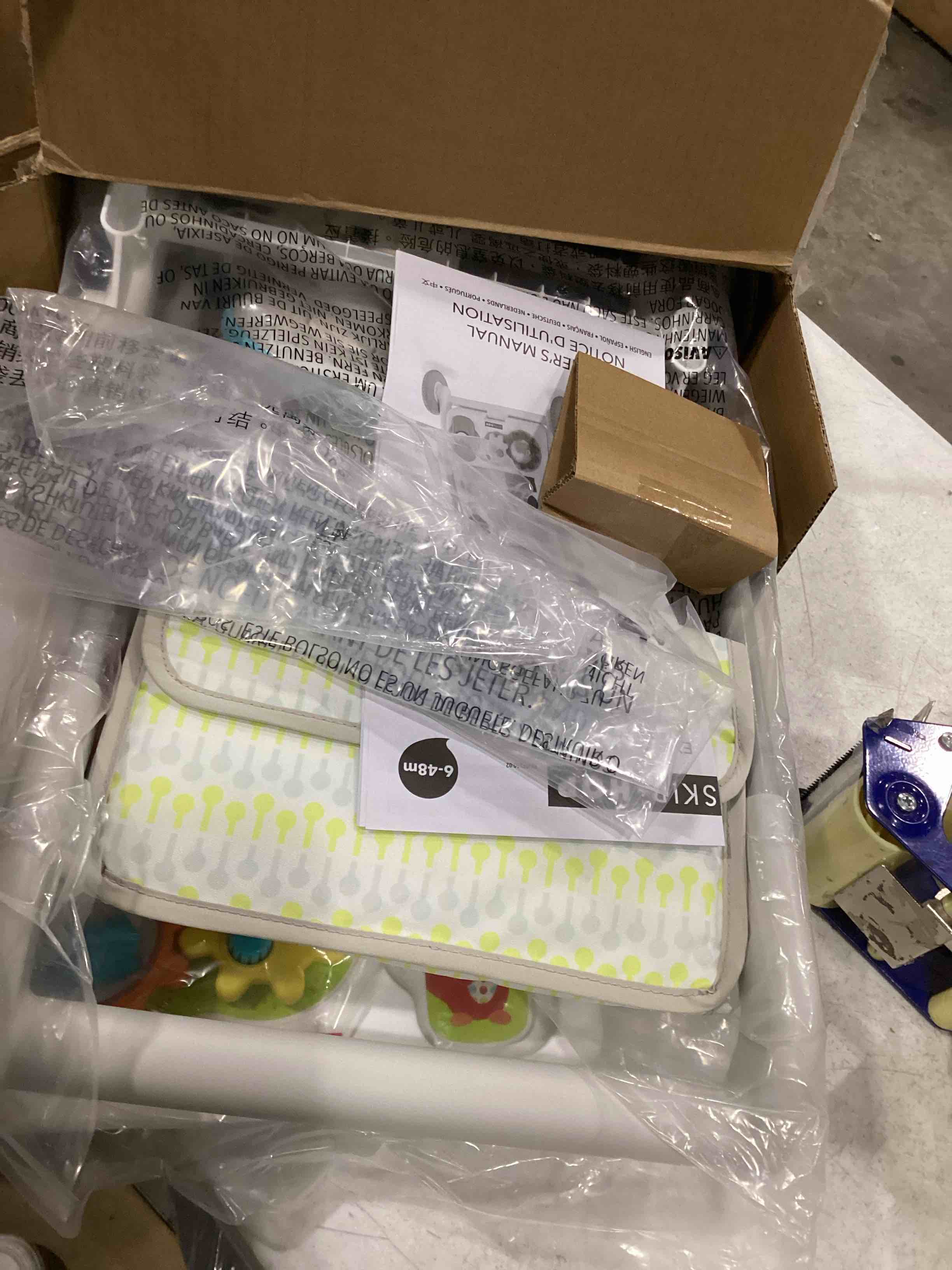 https://s3.amazonaws.com/lotting-images-prod/bidfta/BLU6837090_1729014856838.jpeg