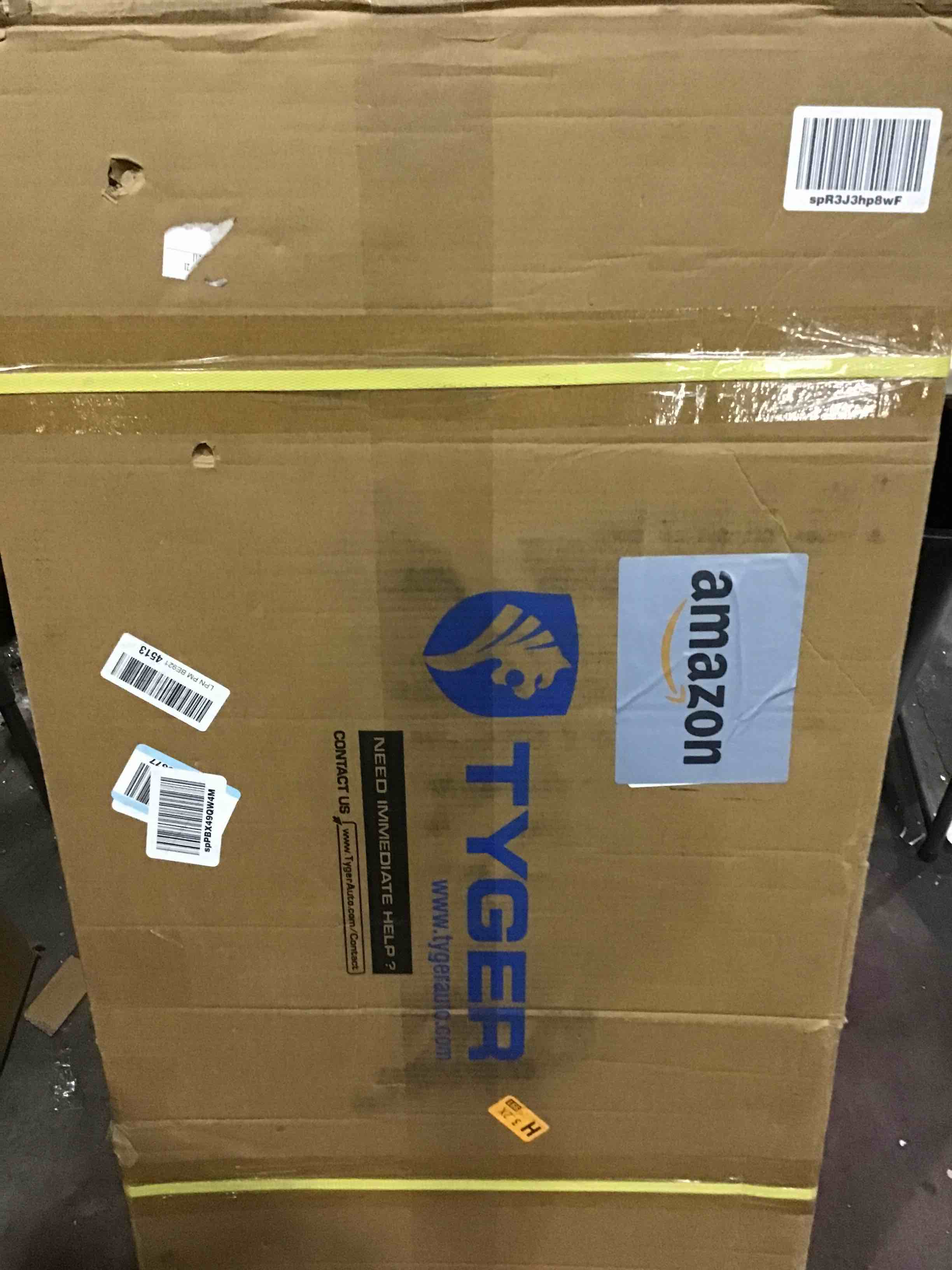 https://s3.amazonaws.com/lotting-images-prod/bidfta/BLU6837980_1728495841845.jpeg