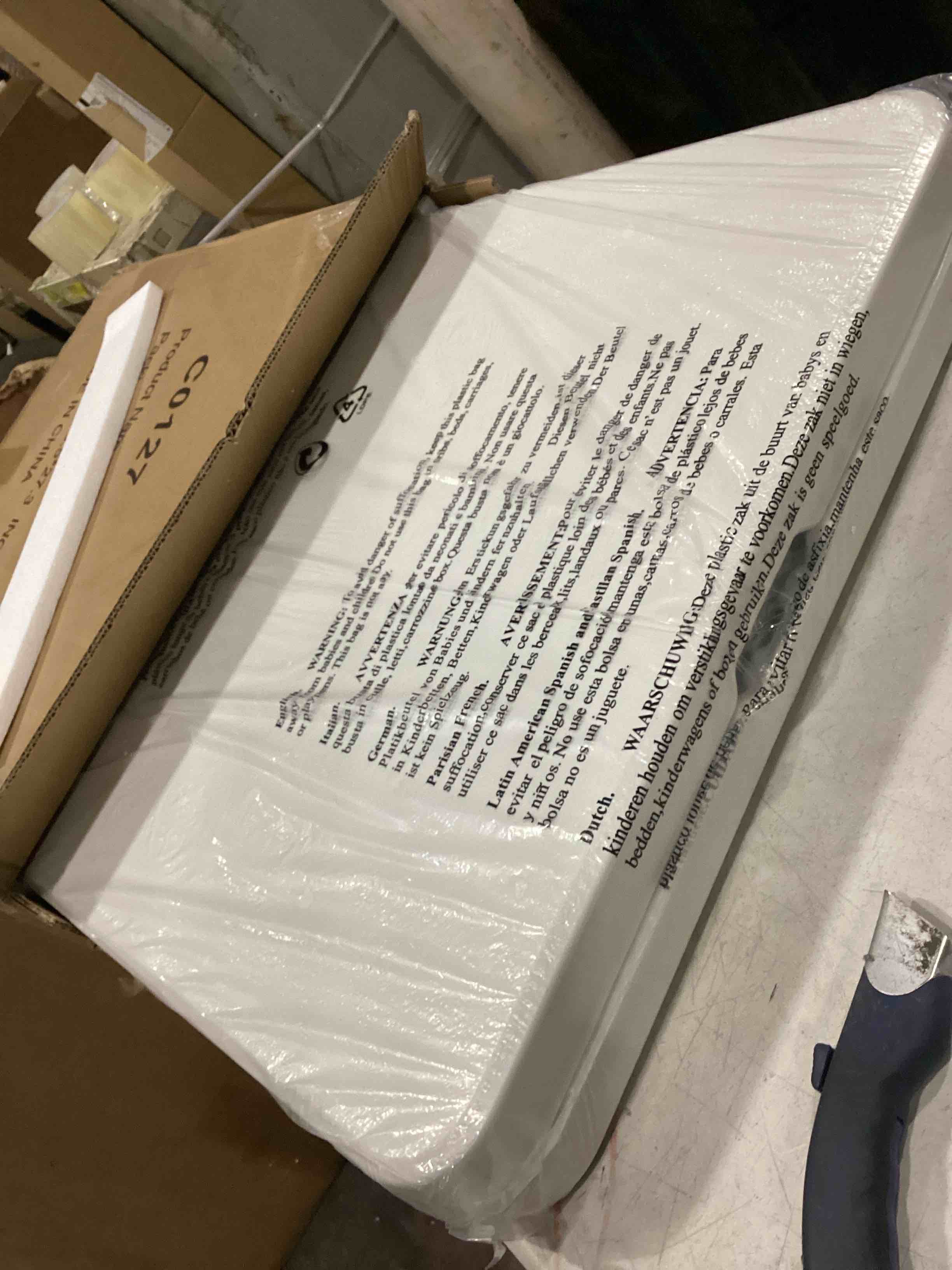 https://s3.amazonaws.com/lotting-images-prod/bidfta/BLU6838143_1729173198985.jpeg