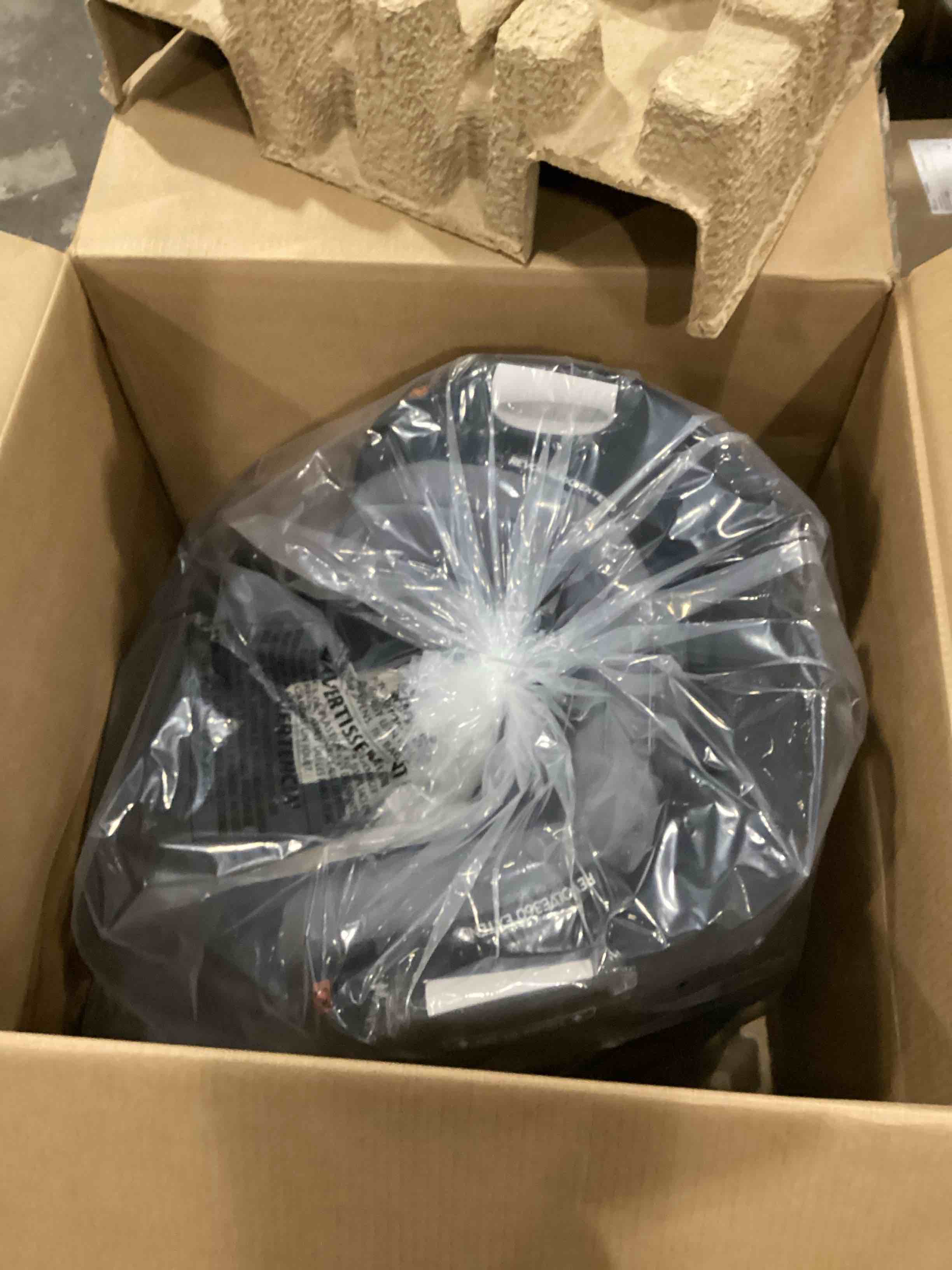 https://s3.amazonaws.com/lotting-images-prod/bidfta/BLU6838146_1729175267482.jpeg