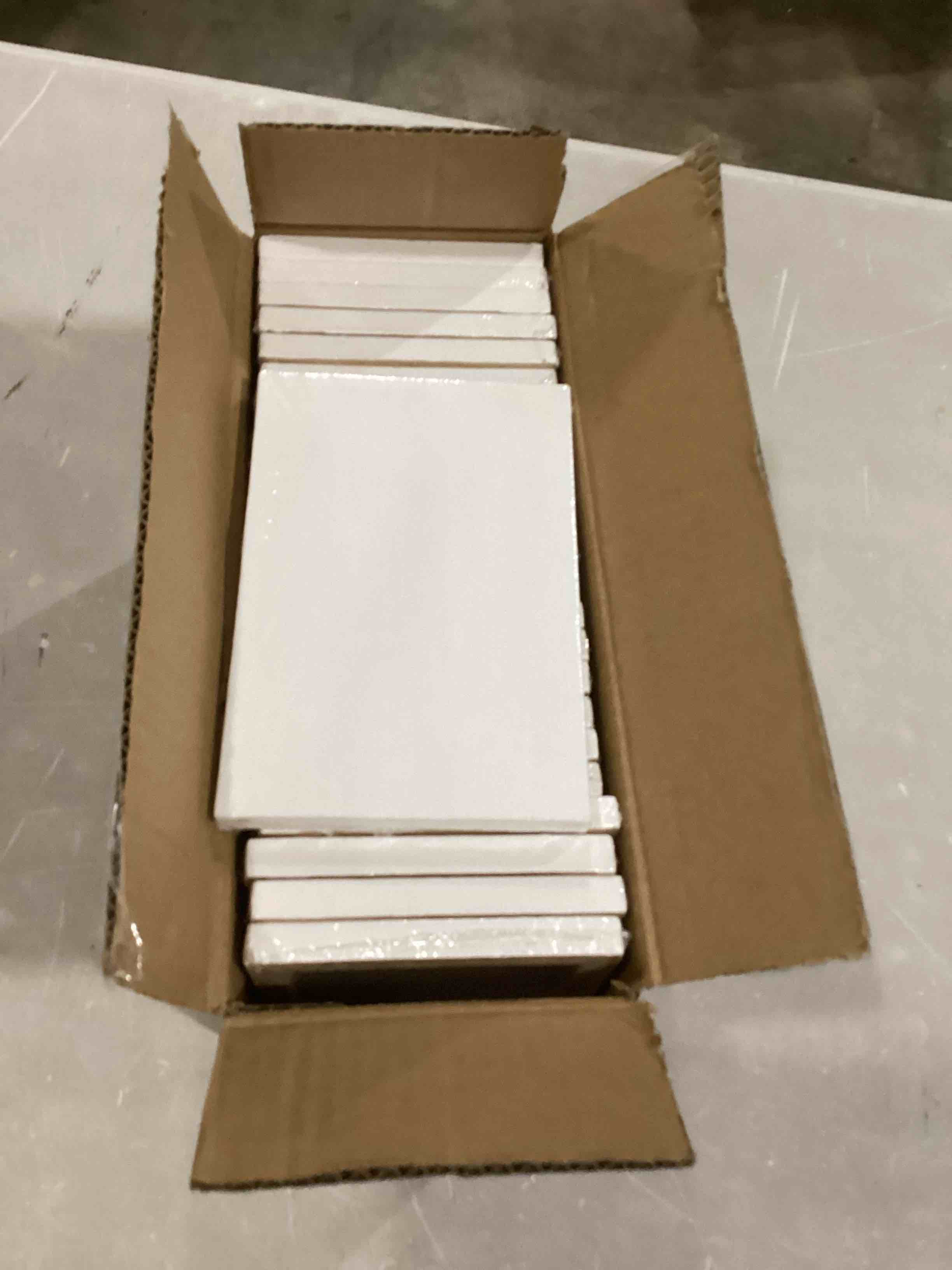 https://s3.amazonaws.com/lotting-images-prod/bidfta/BLU6838403_1731940285918.jpeg