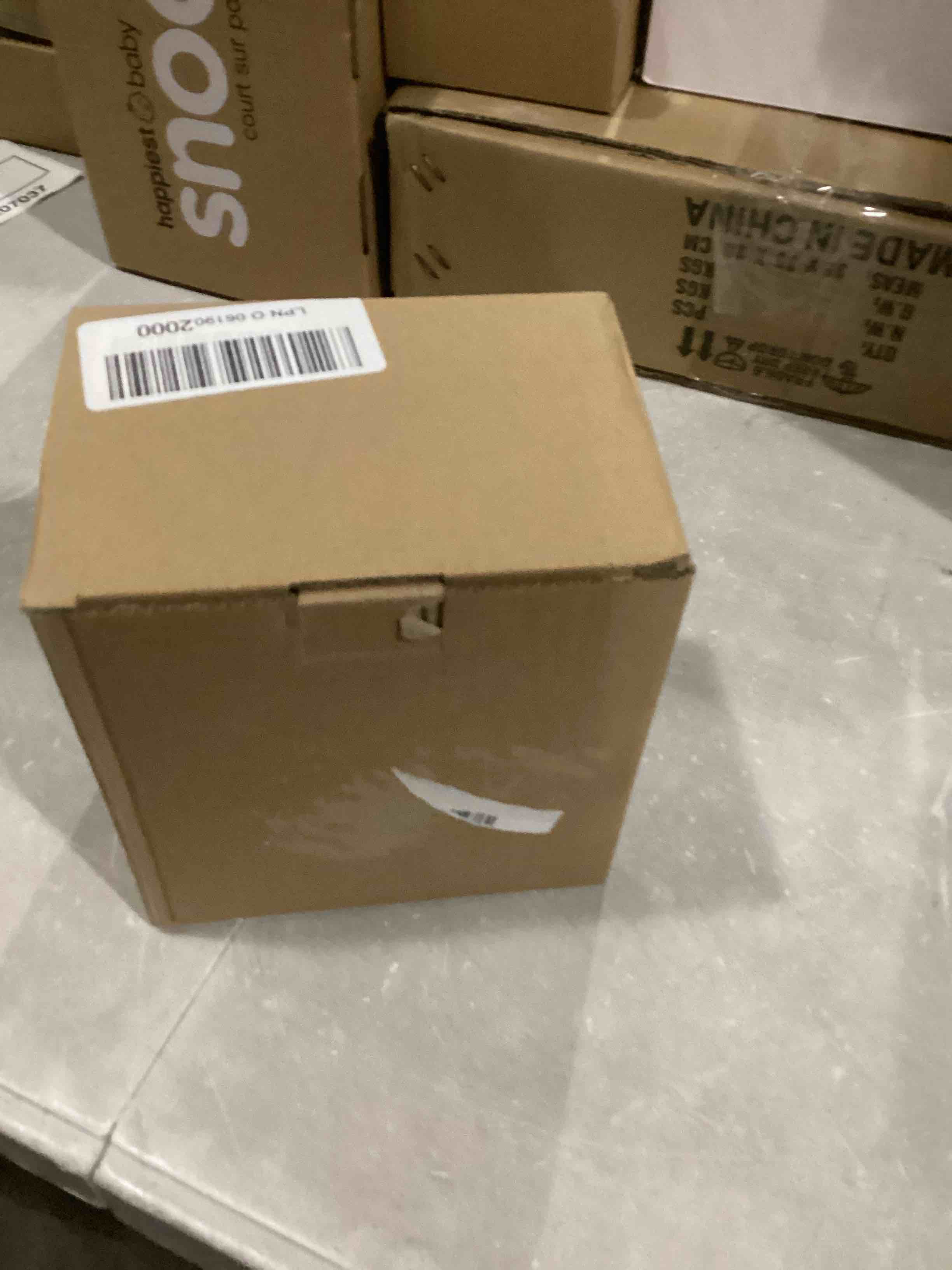 https://s3.amazonaws.com/lotting-images-prod/bidfta/BLU6838426_1731944914279.jpeg