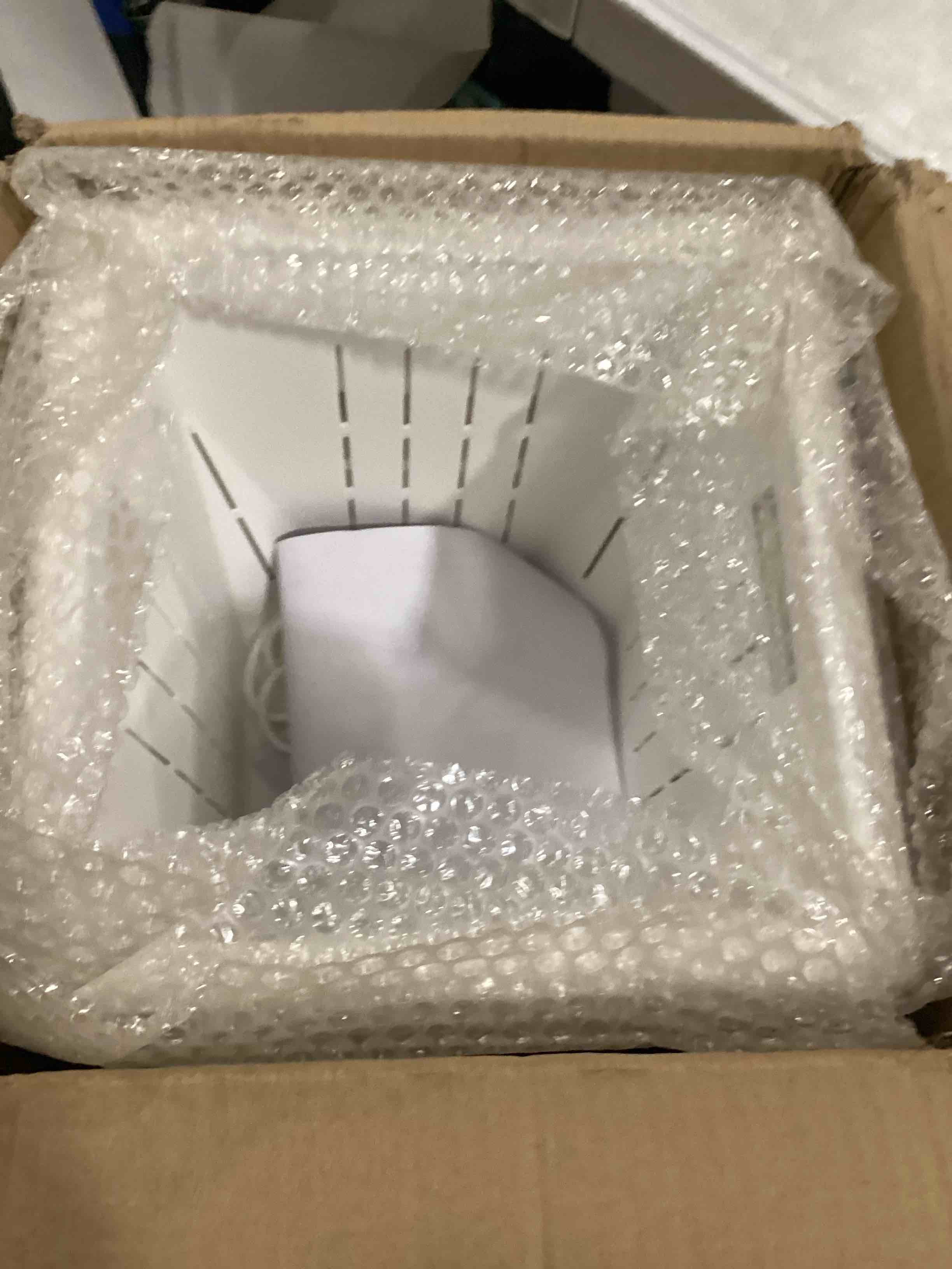 https://s3.amazonaws.com/lotting-images-prod/bidfta/BLU6838794_1732131385494.jpeg
