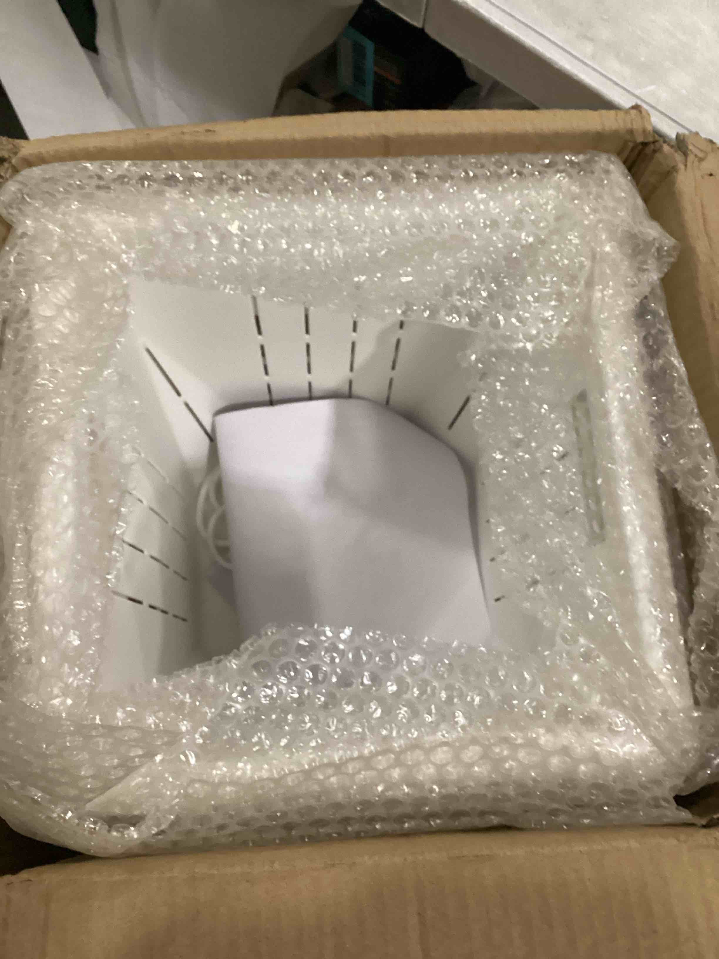 https://s3.amazonaws.com/lotting-images-prod/bidfta/BLU6838794_1732131386838.jpeg