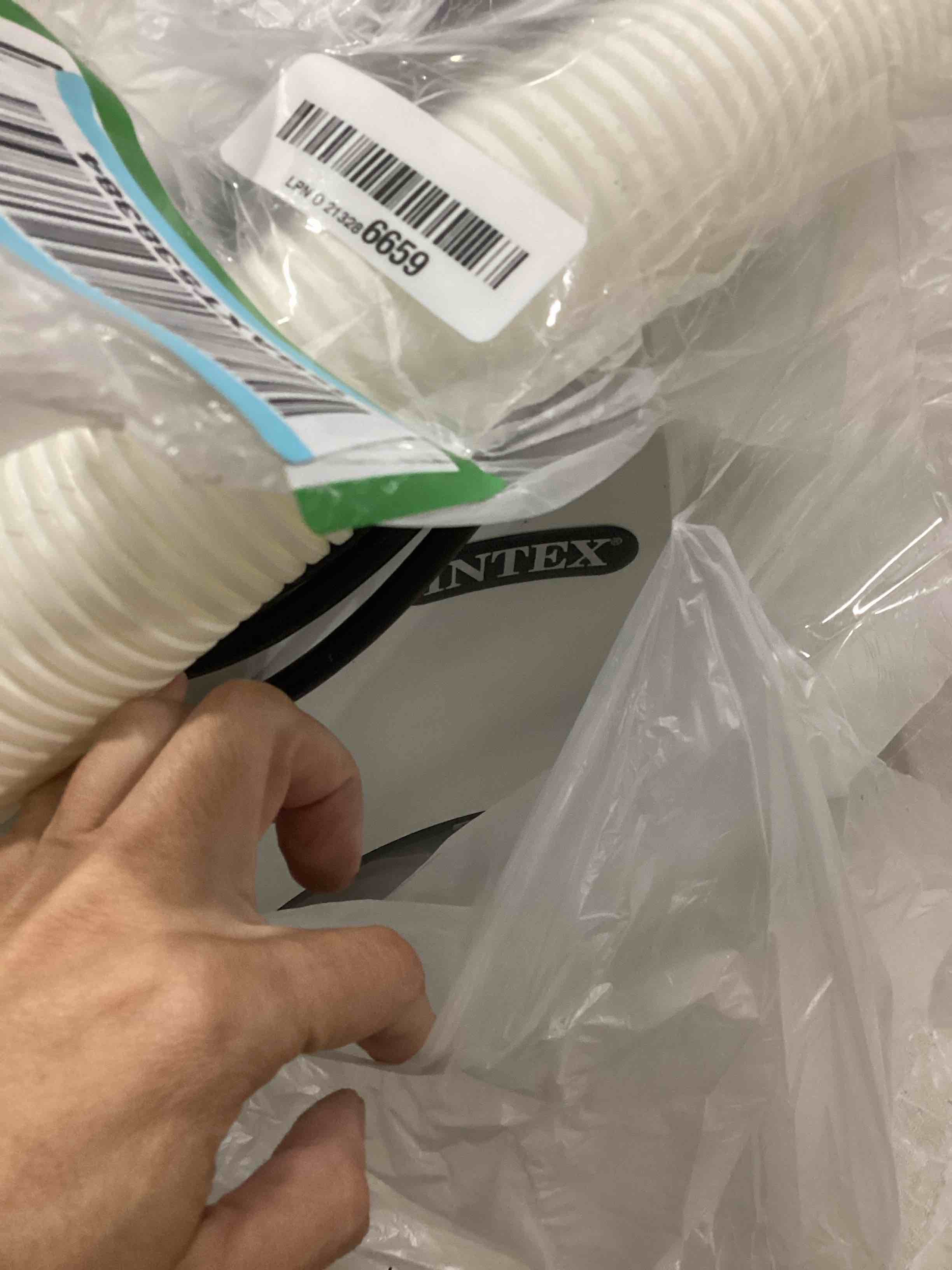 https://s3.amazonaws.com/lotting-images-prod/bidfta/BLU6839075_1728667424109.jpeg