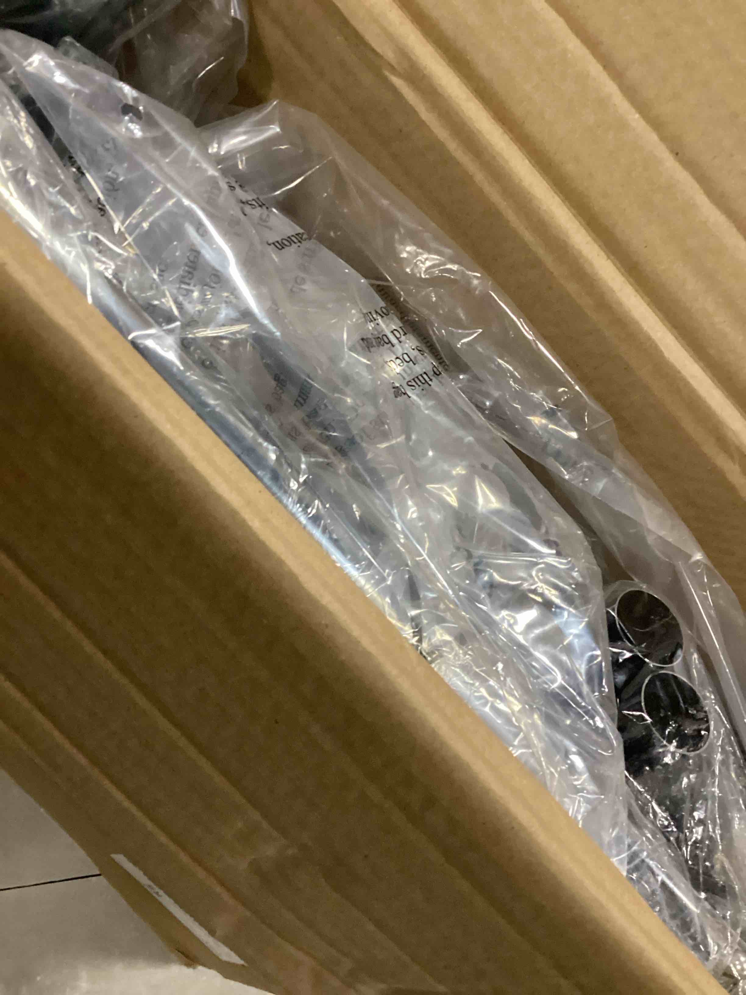 https://s3.amazonaws.com/lotting-images-prod/bidfta/BLU6839095_1728672020685.jpeg