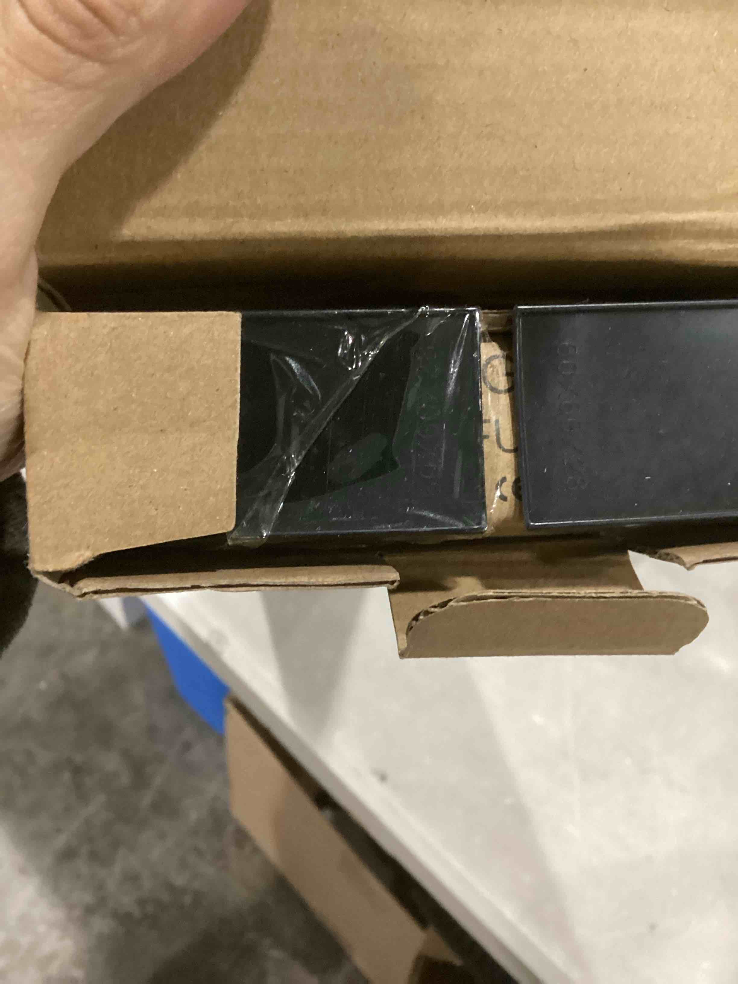 https://s3.amazonaws.com/lotting-images-prod/bidfta/BLU6839195_1728913315961.jpeg