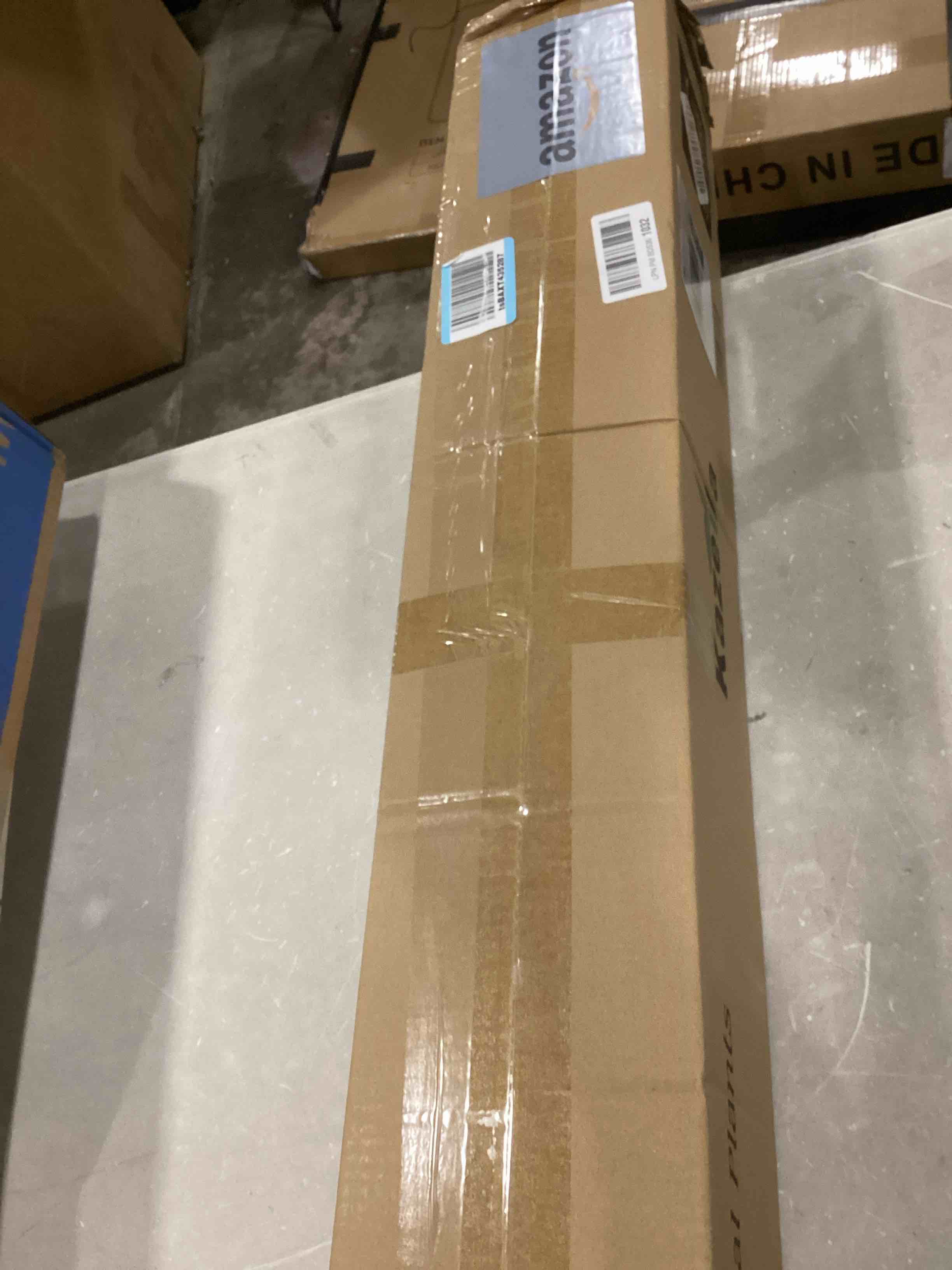 https://s3.amazonaws.com/lotting-images-prod/bidfta/BLU6839269_1728931259098.jpeg