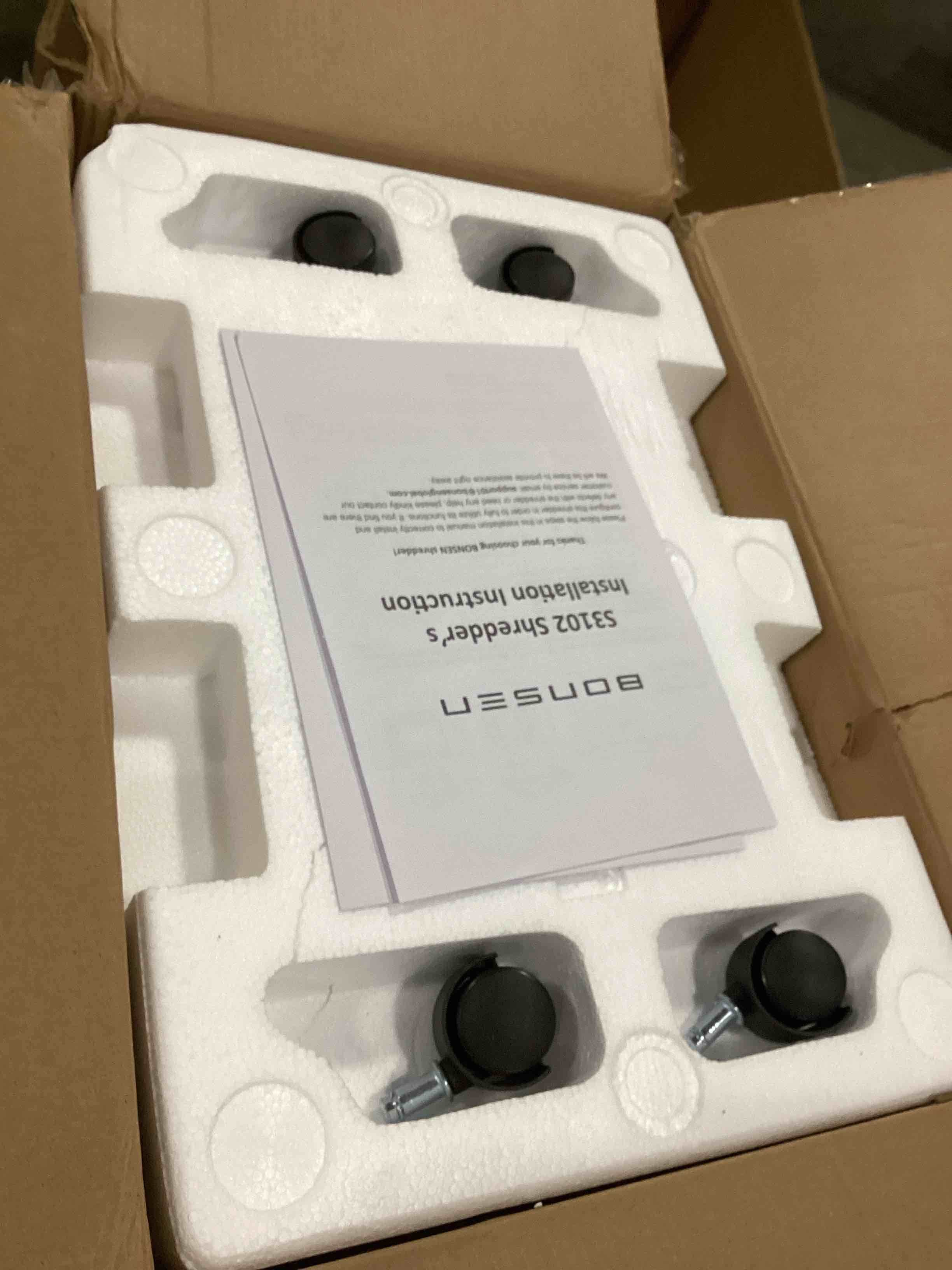 https://s3.amazonaws.com/lotting-images-prod/bidfta/BLU6839405_1729007550655.jpeg
