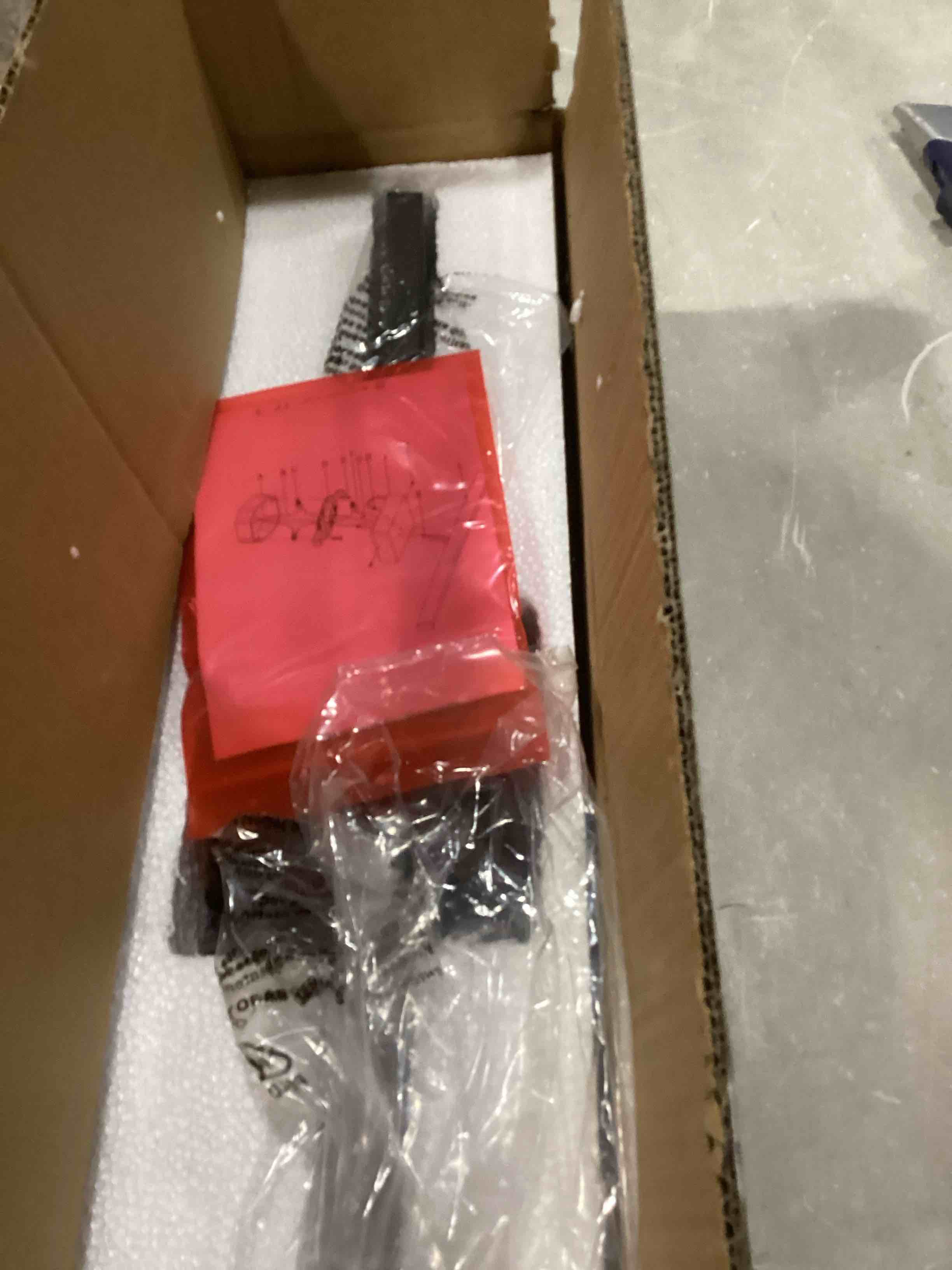 https://s3.amazonaws.com/lotting-images-prod/bidfta/BLU6839542_1729512322955.jpeg