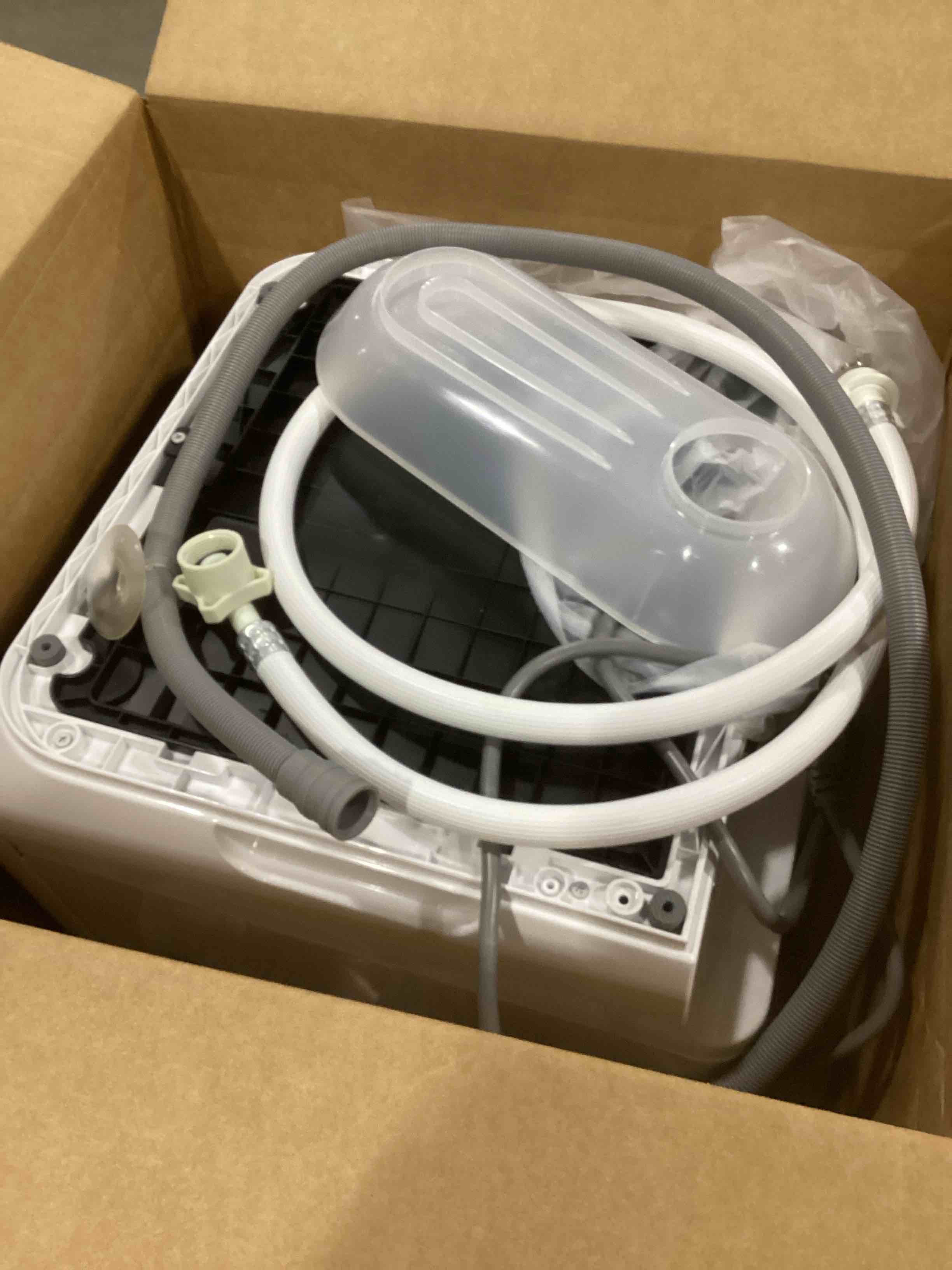 https://s3.amazonaws.com/lotting-images-prod/bidfta/BLU6840076_1729698138400.jpeg