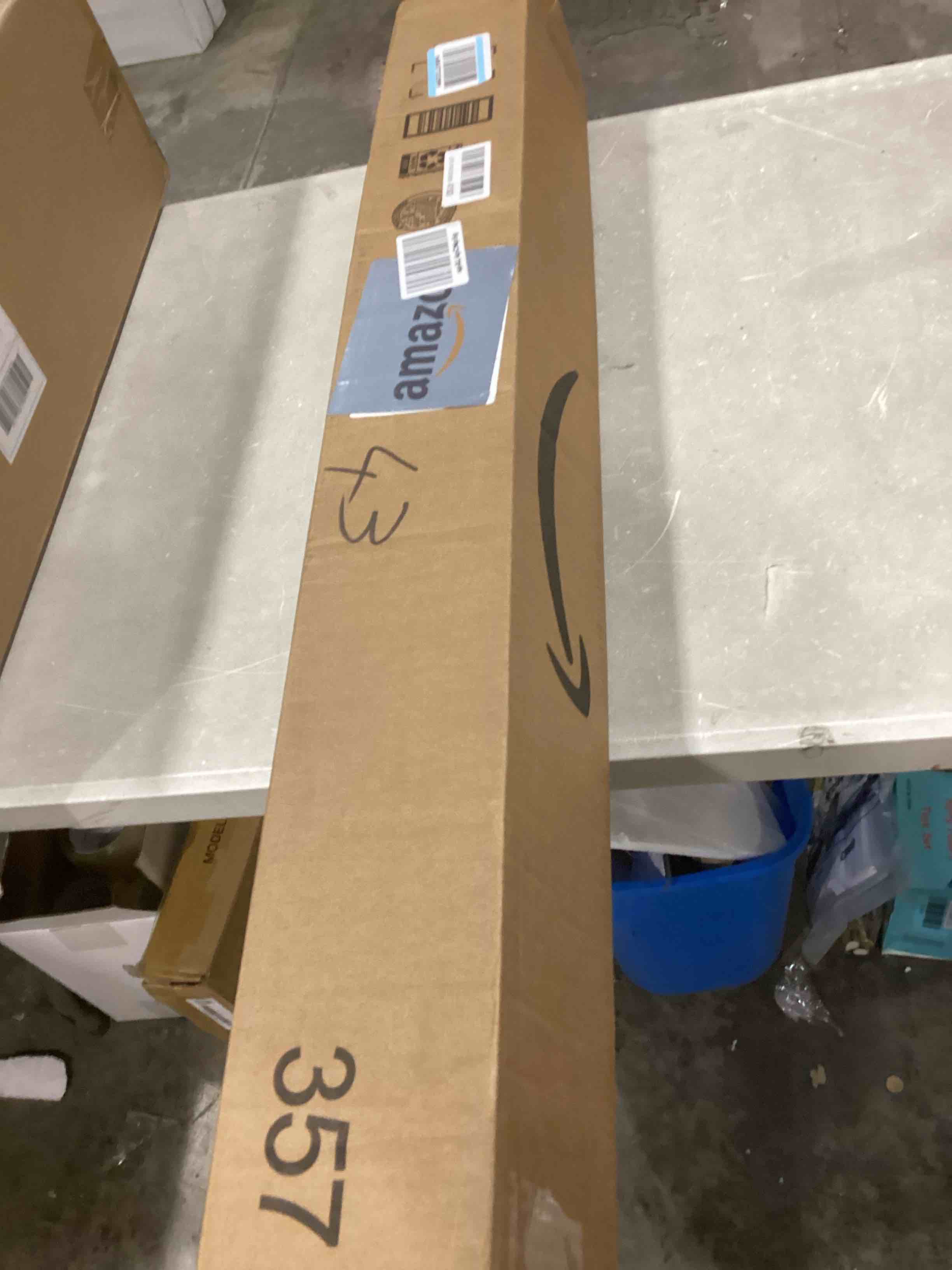 https://s3.amazonaws.com/lotting-images-prod/bidfta/BLU6840178_1729770898327.jpeg