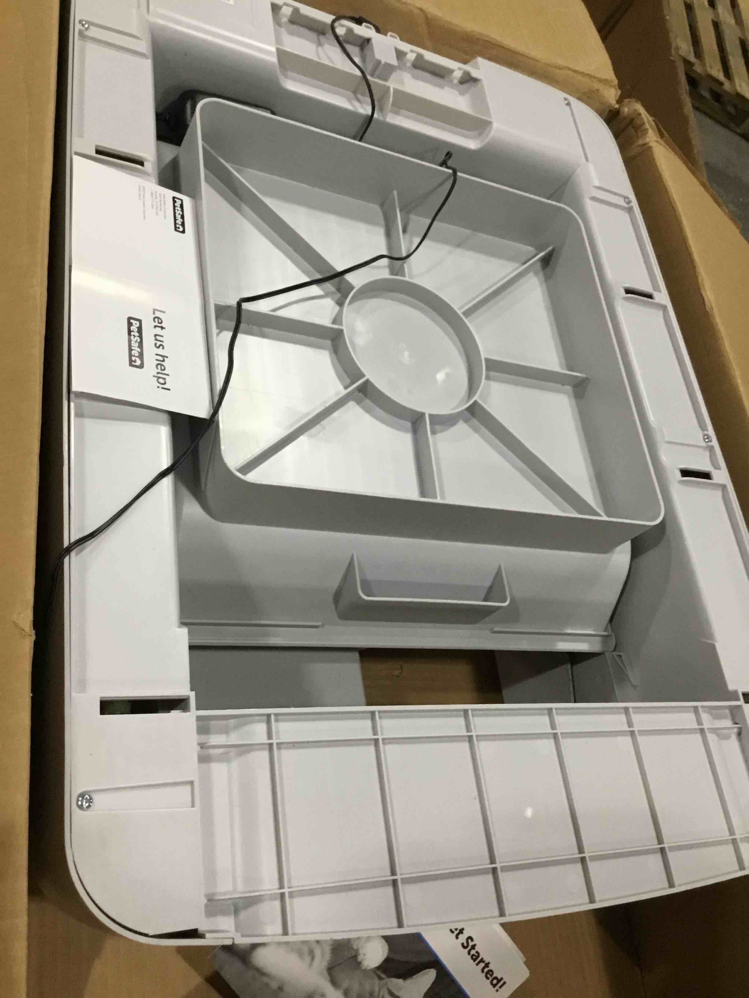 https://s3.amazonaws.com/lotting-images-prod/bidfta/BLU6840338_1729862199662.jpeg