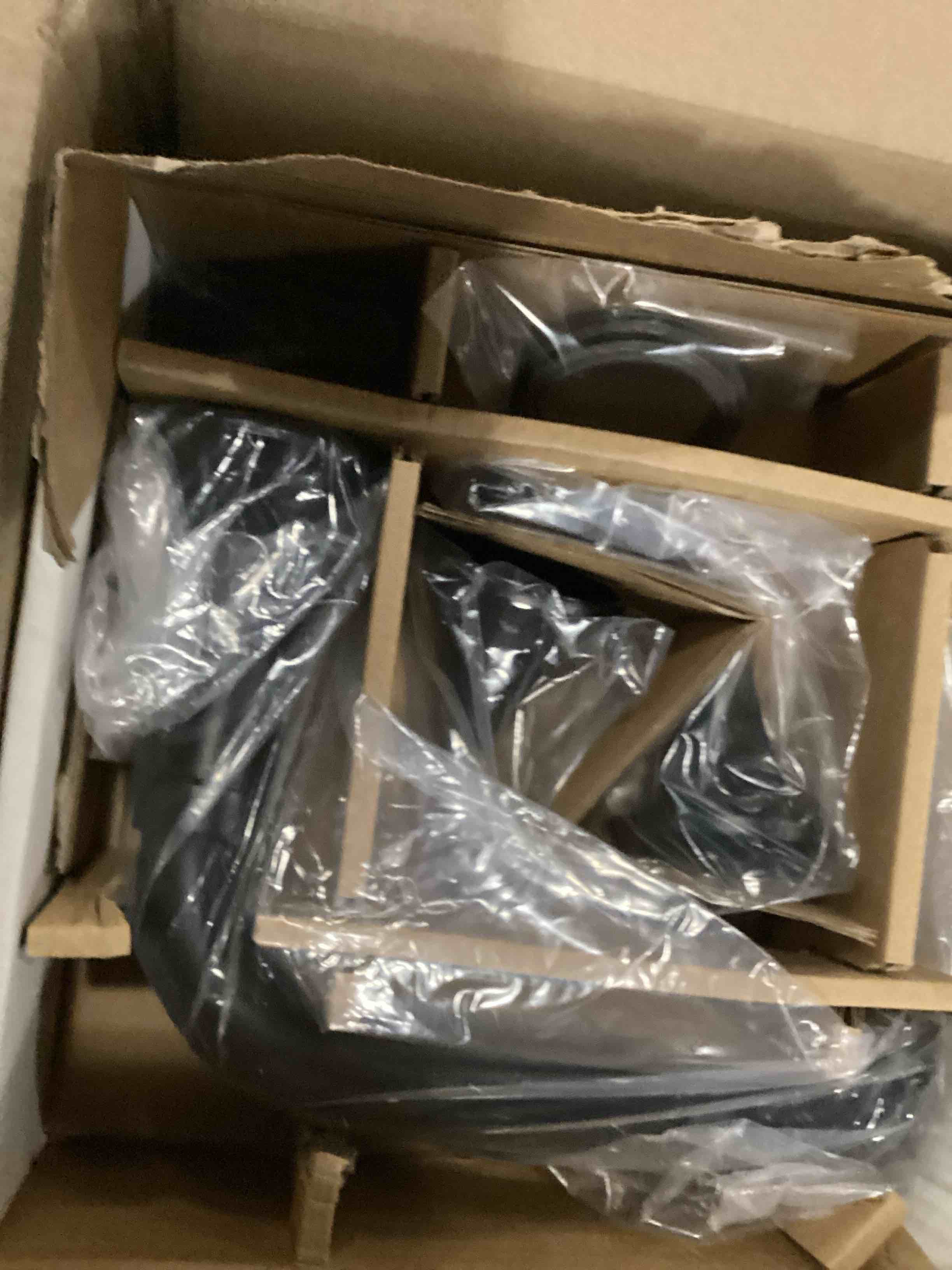 https://s3.amazonaws.com/lotting-images-prod/bidfta/BLU6841099_1728492657079.jpeg