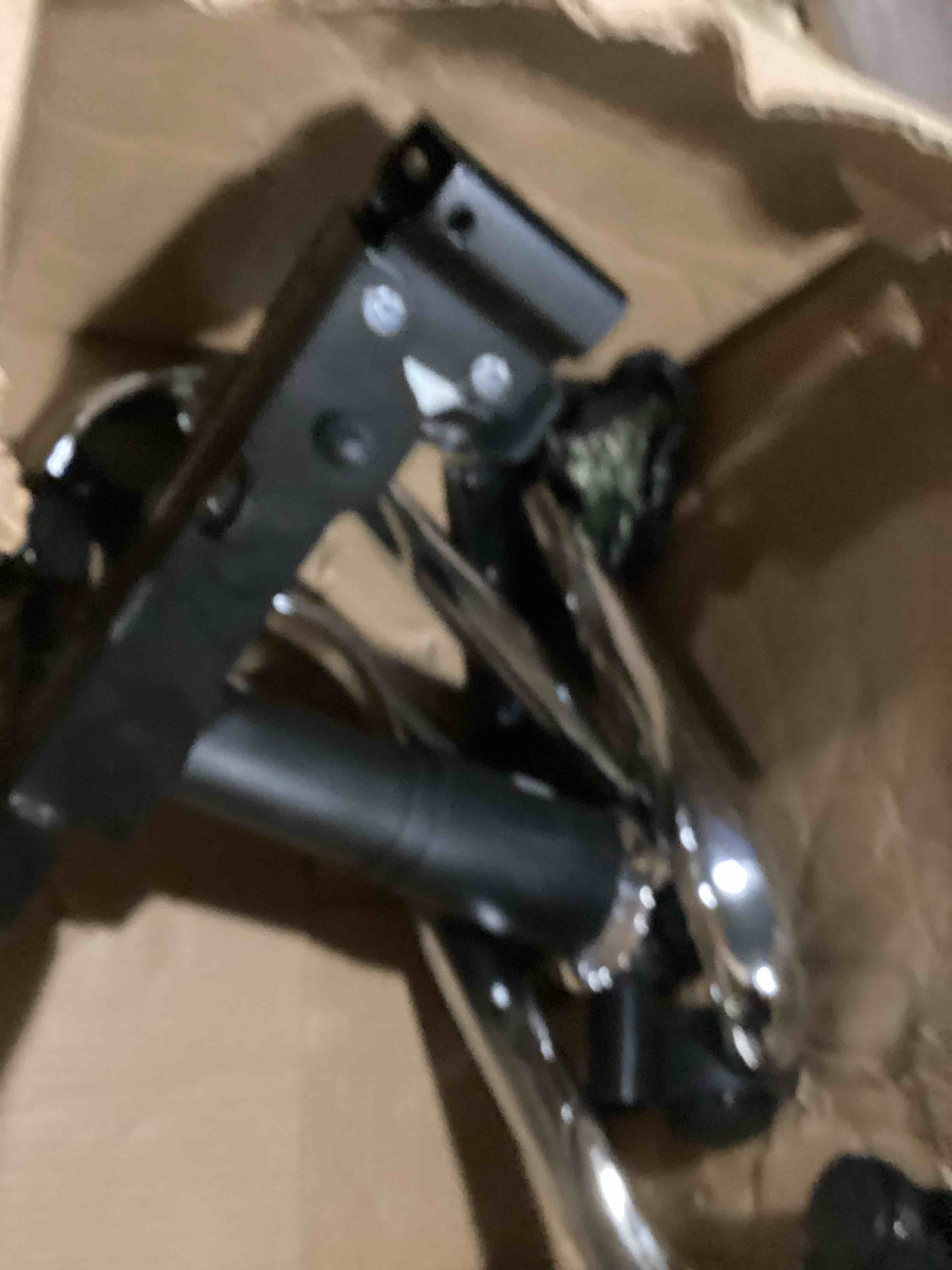 https://s3.amazonaws.com/lotting-images-prod/bidfta/BLU6841135_1728480513607.jpeg