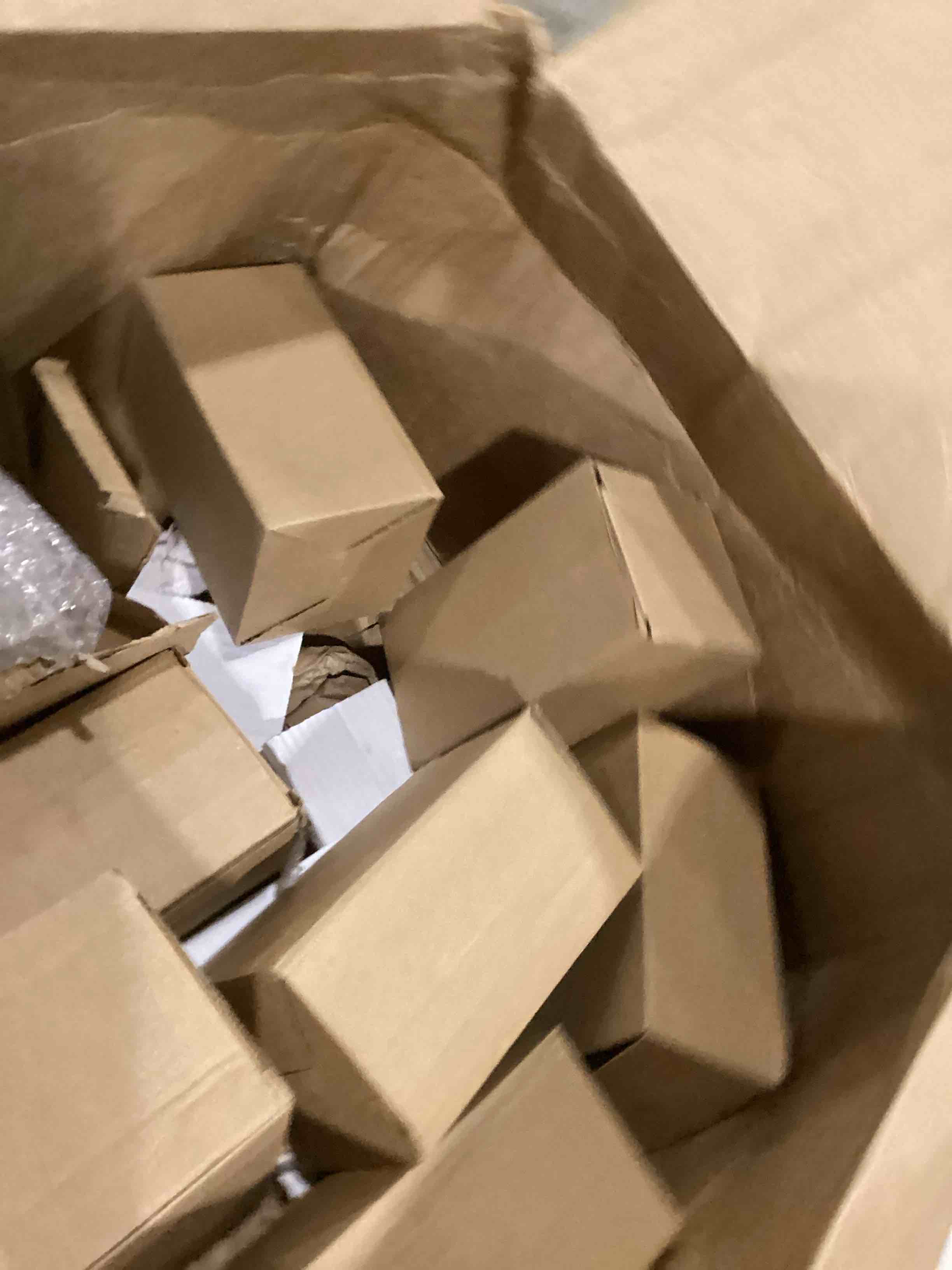 https://s3.amazonaws.com/lotting-images-prod/bidfta/BLU6841373_1728661786938.jpeg