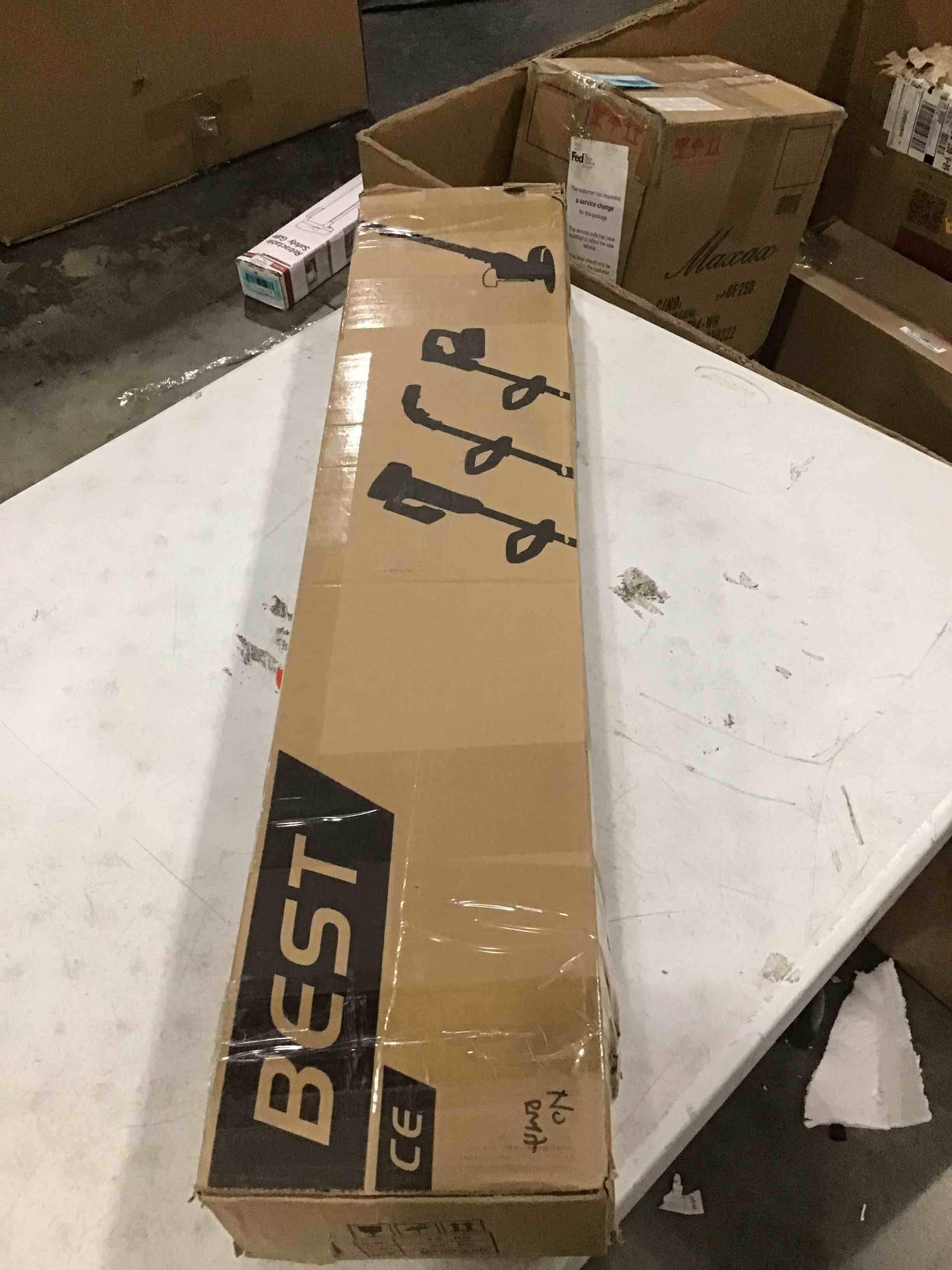 https://s3.amazonaws.com/lotting-images-prod/bidfta/BLU6841548_1729790143316.jpeg