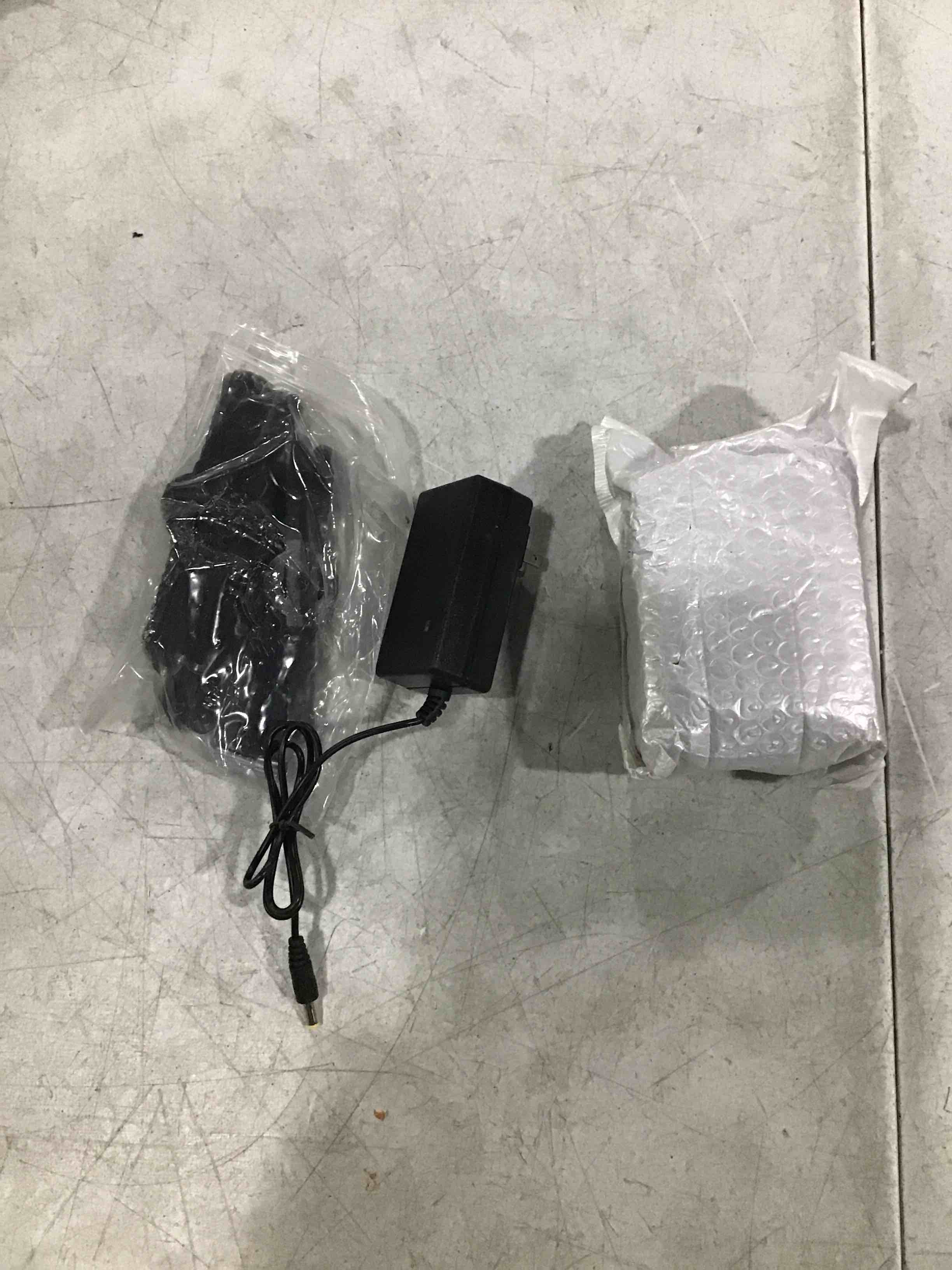 https://s3.amazonaws.com/lotting-images-prod/bidfta/BLU6841548_1729790219278.jpeg