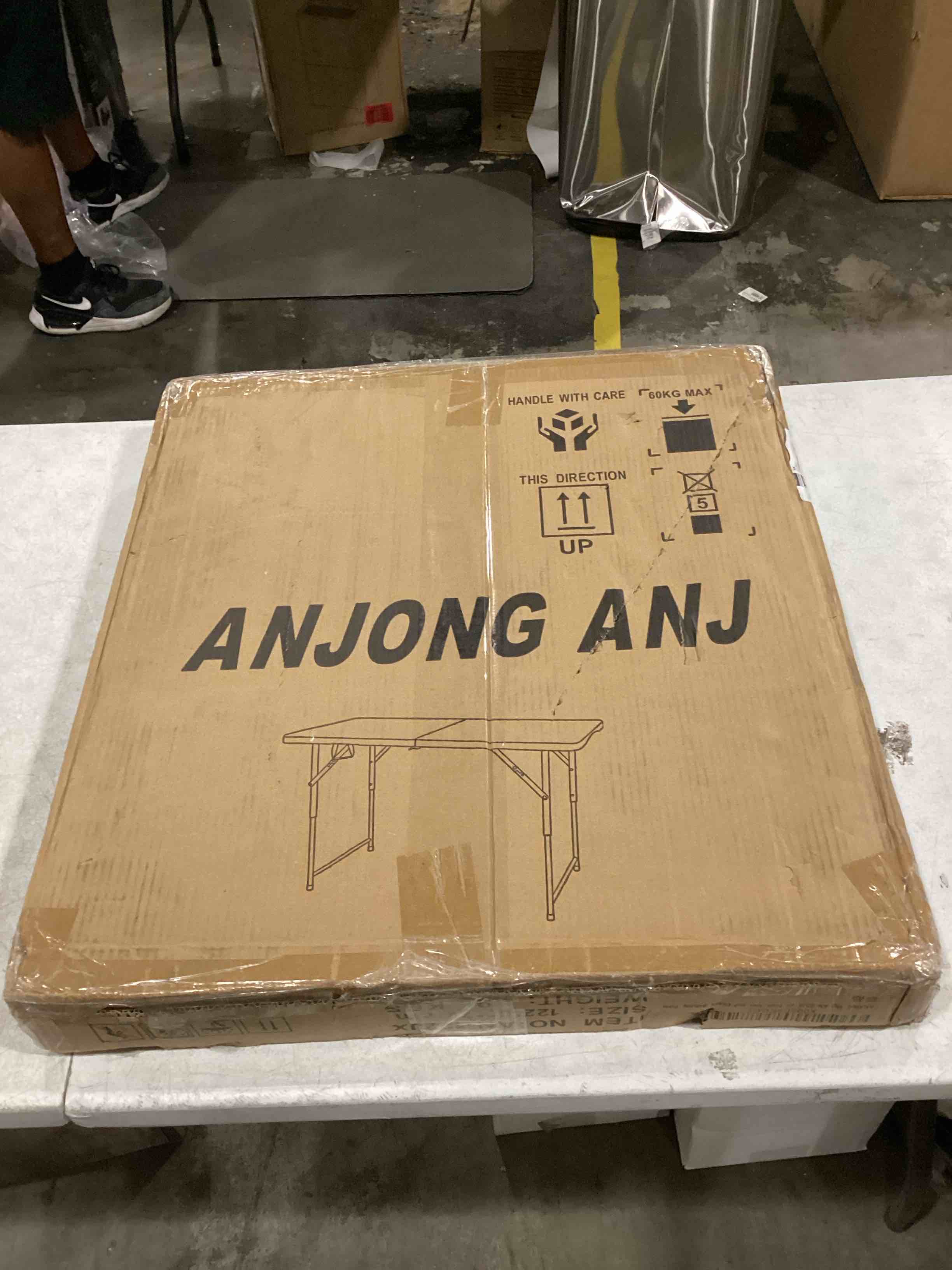 https://s3.amazonaws.com/lotting-images-prod/bidfta/BLU6841697_1730202820487.jpeg