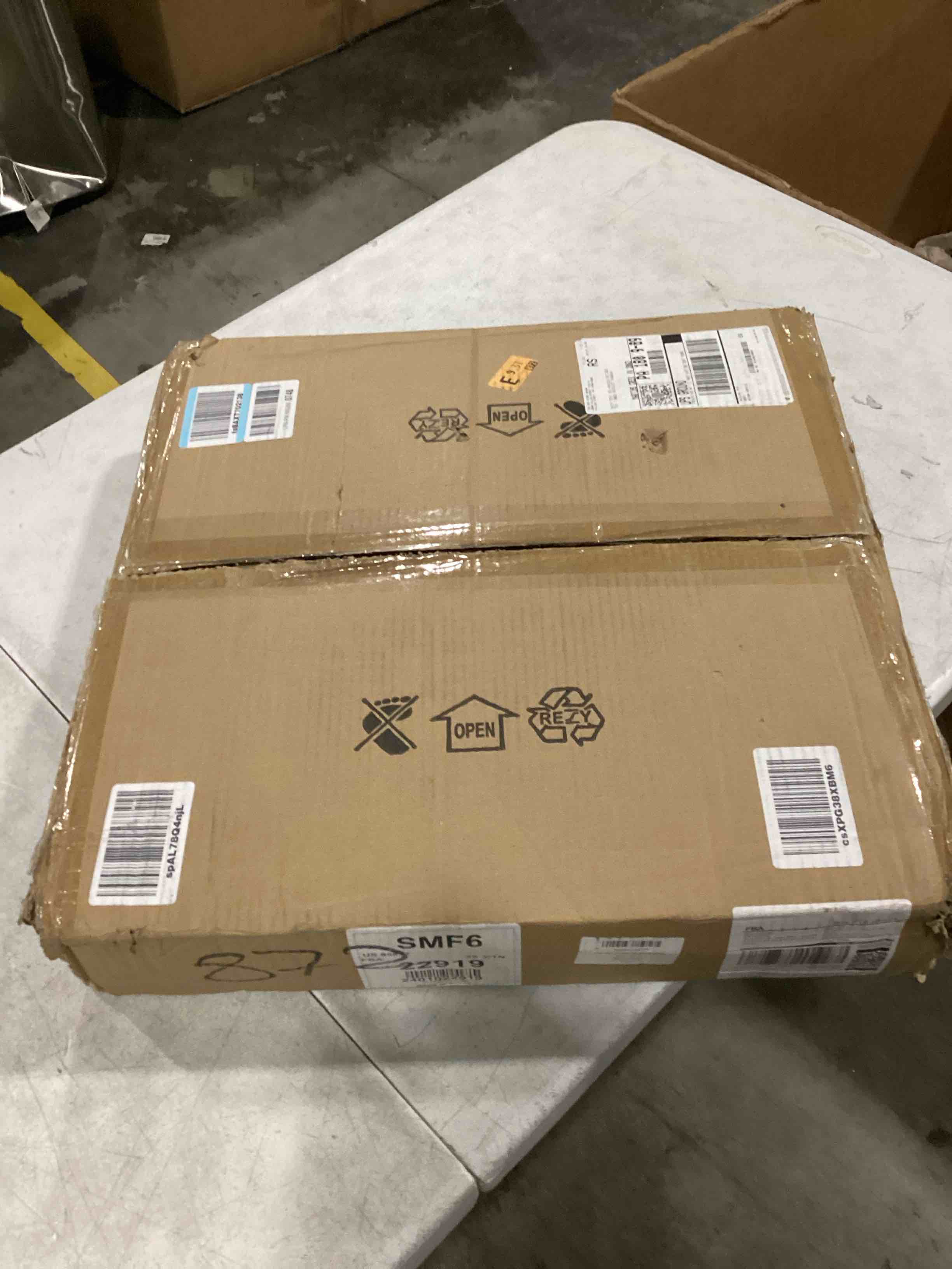 https://s3.amazonaws.com/lotting-images-prod/bidfta/BLU6841698_1730204989563.jpeg