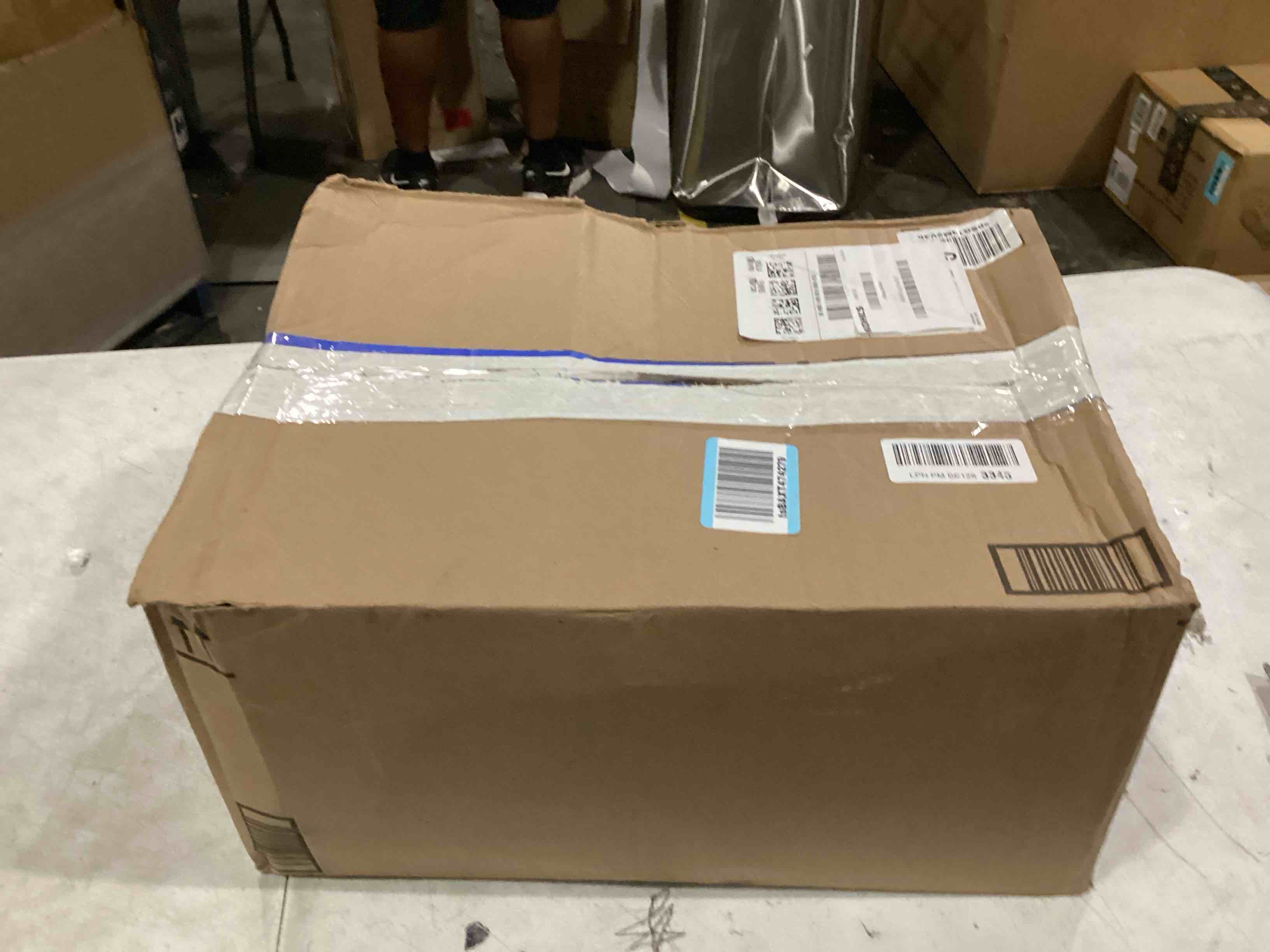https://s3.amazonaws.com/lotting-images-prod/bidfta/BLU6841716_1730209347999.jpeg