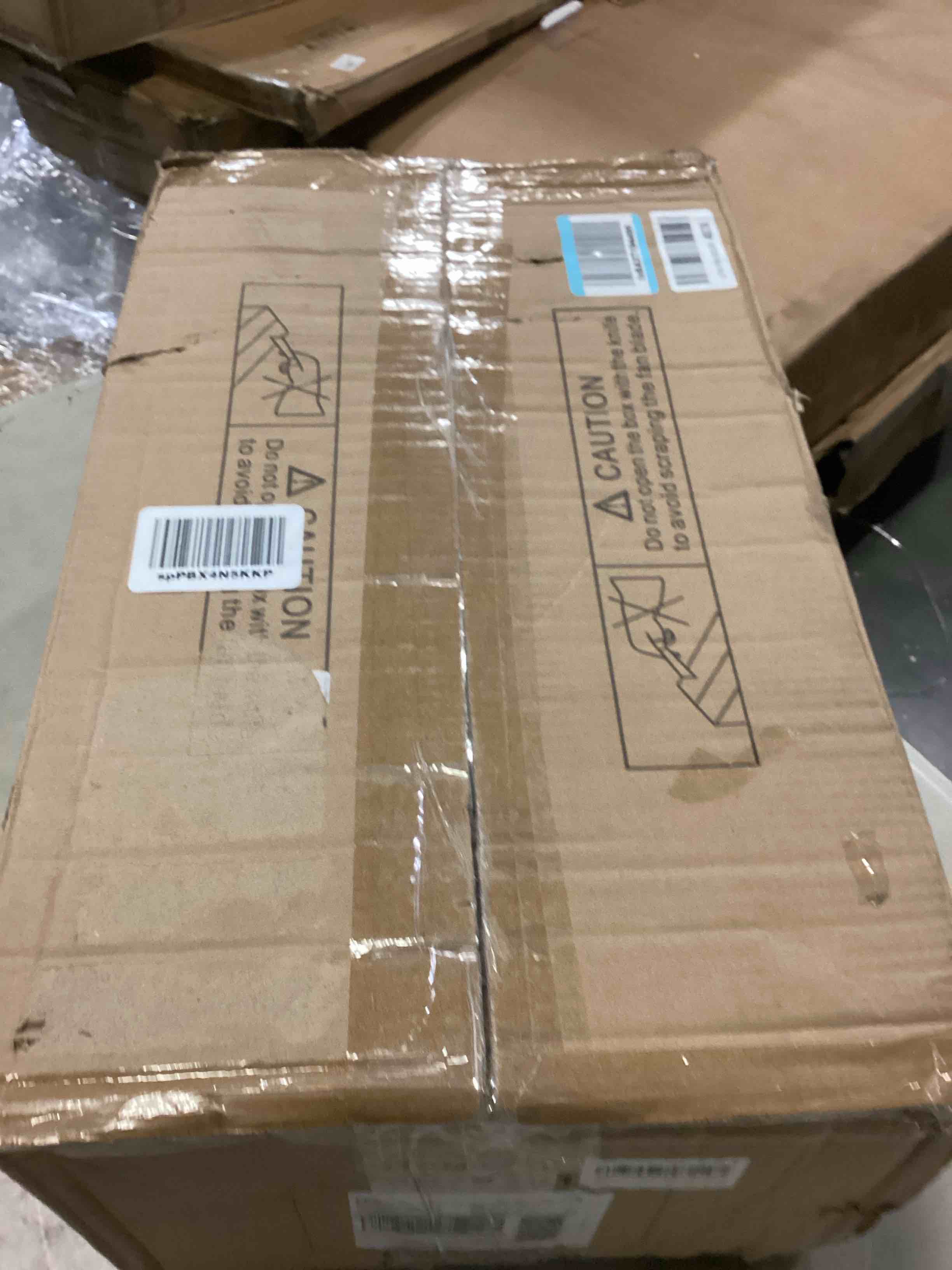 https://s3.amazonaws.com/lotting-images-prod/bidfta/BLU6842322_1728667062117.jpeg