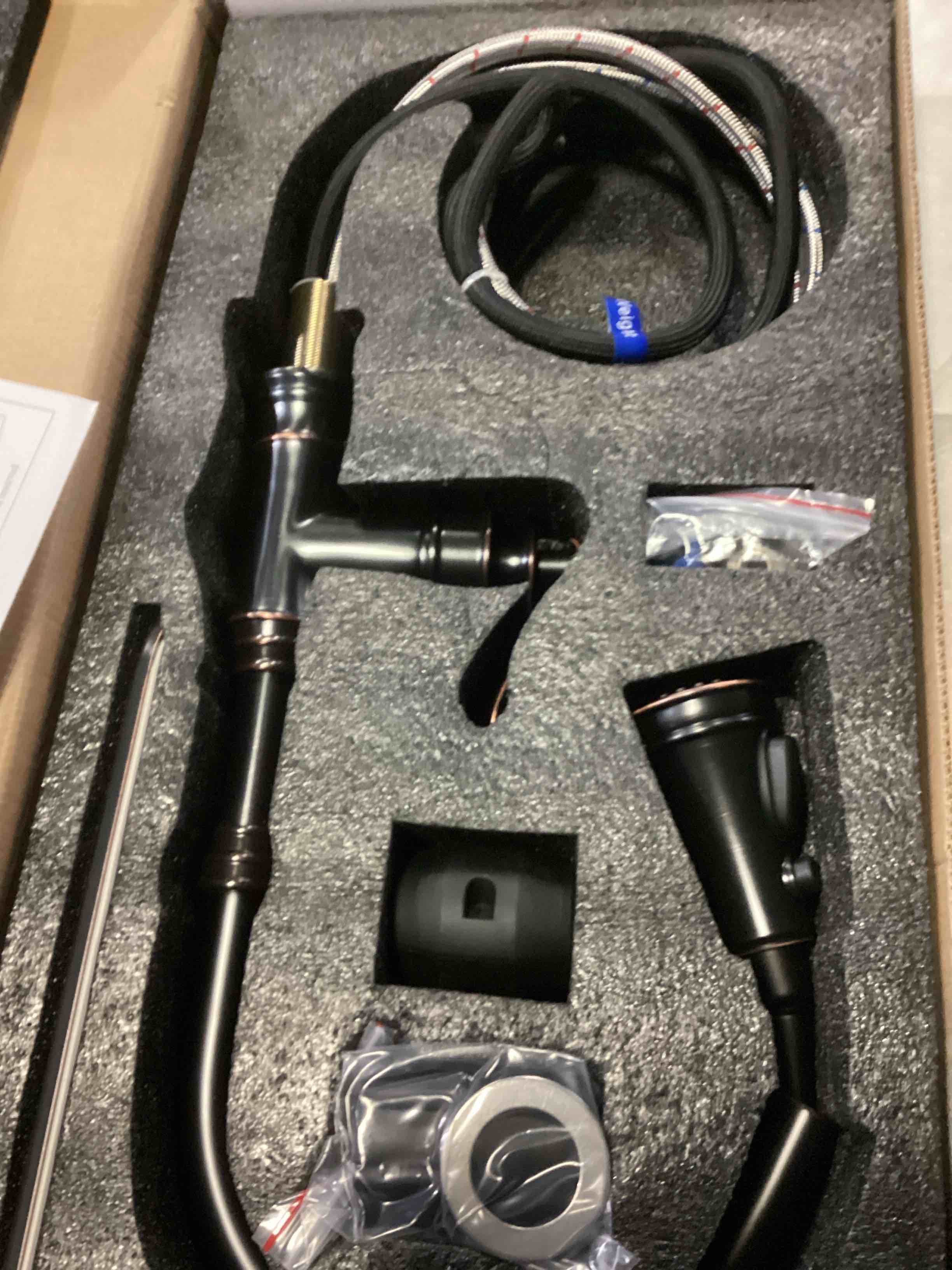 https://s3.amazonaws.com/lotting-images-prod/bidfta/BLU6842543_1728932100383.jpeg