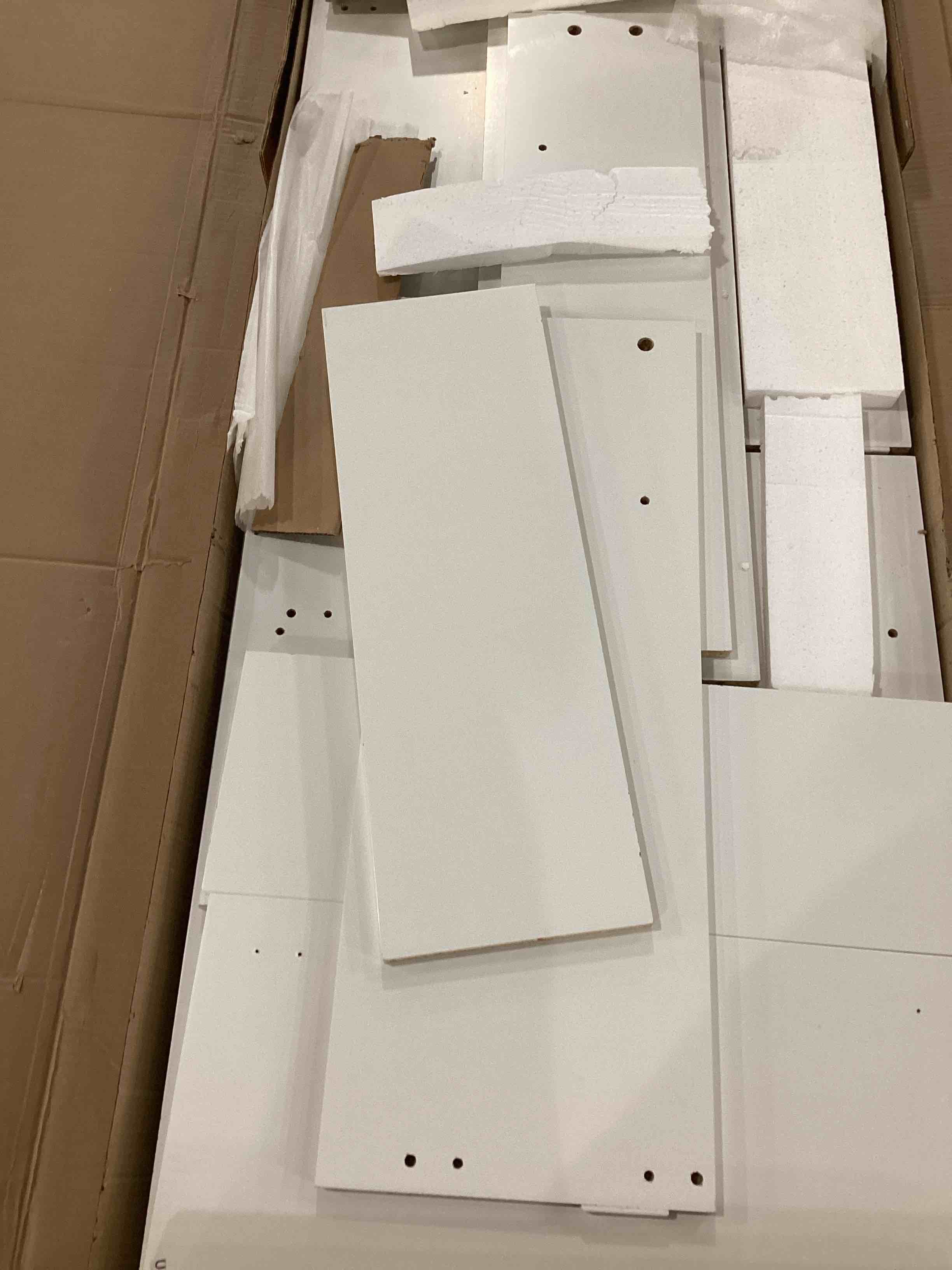 https://s3.amazonaws.com/lotting-images-prod/bidfta/BLU6843139_1729341618920.jpeg