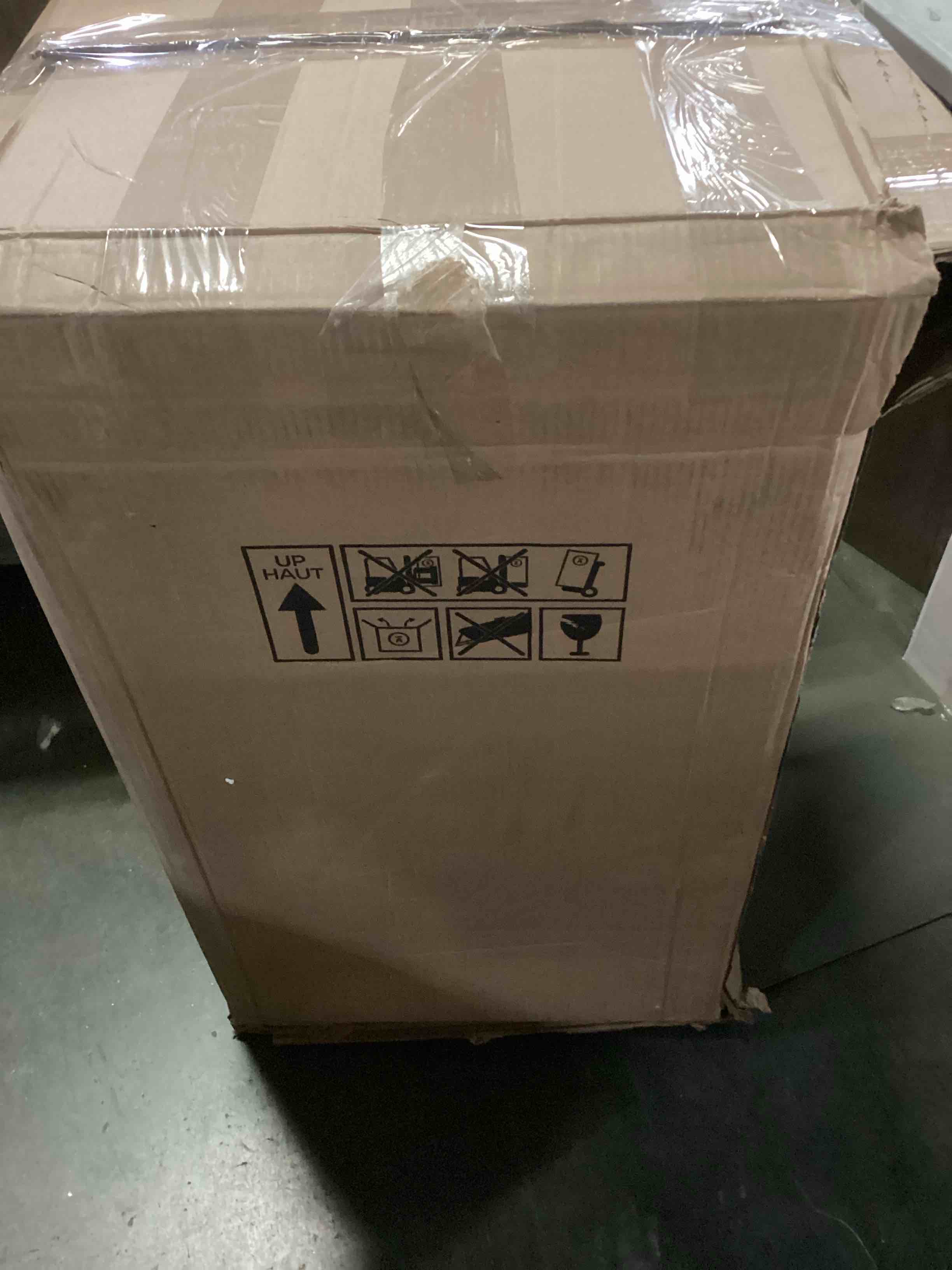 https://s3.amazonaws.com/lotting-images-prod/bidfta/BLU6843336_1729536786587.jpeg