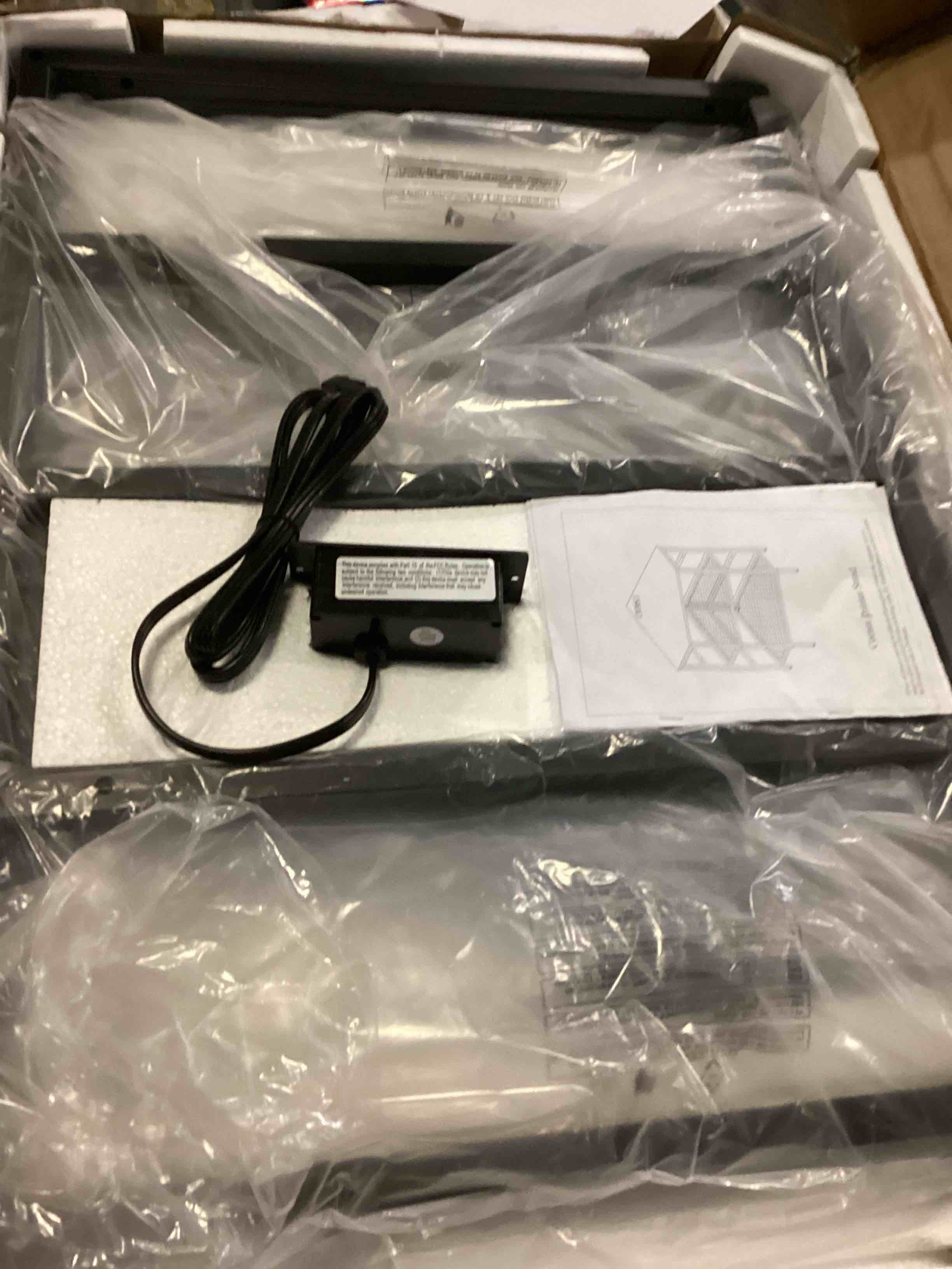https://s3.amazonaws.com/lotting-images-prod/bidfta/BLU6843436_1729604613543.jpeg