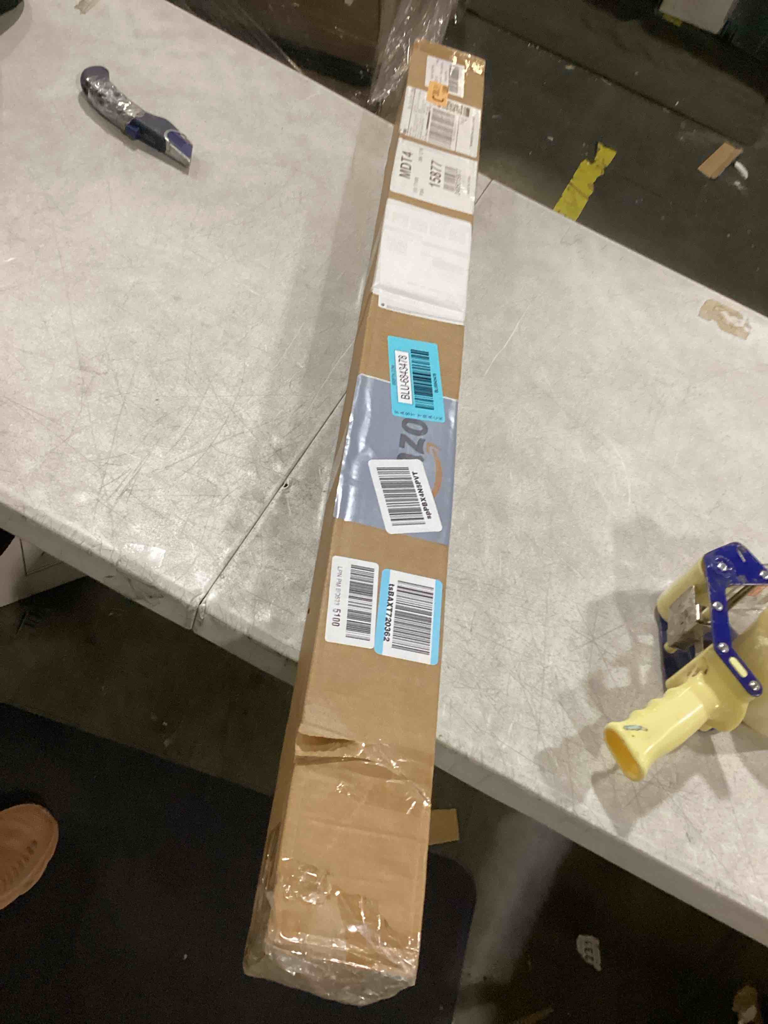 https://s3.amazonaws.com/lotting-images-prod/bidfta/BLU6843478_1728995732882.jpeg
