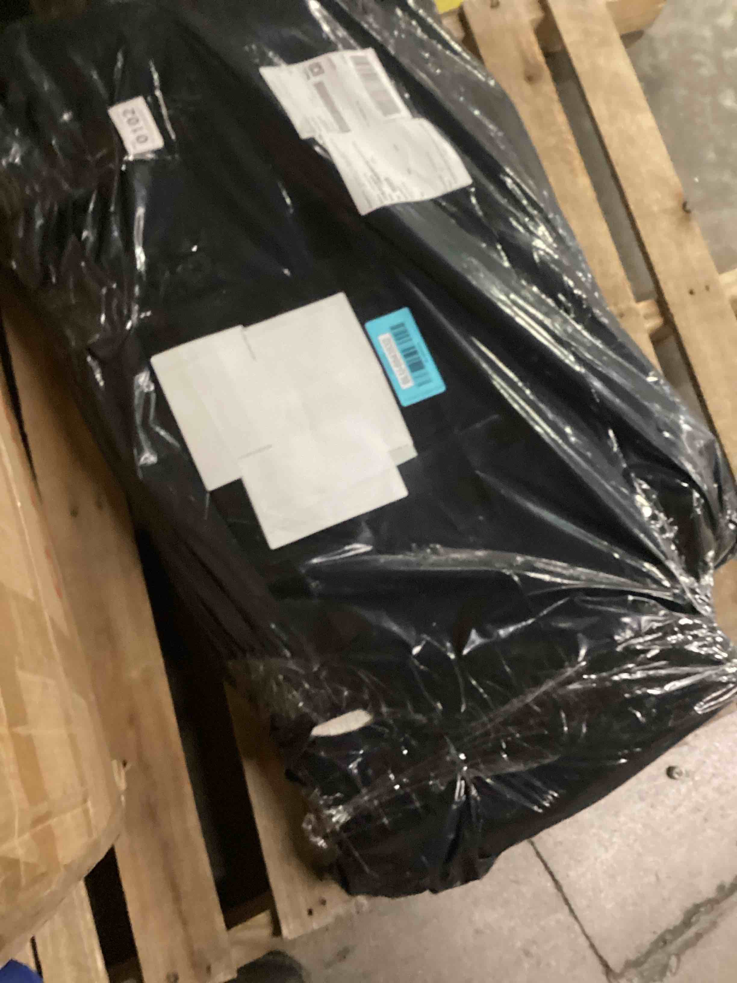 https://s3.amazonaws.com/lotting-images-prod/bidfta/BLU6843532_1729089475726.jpeg