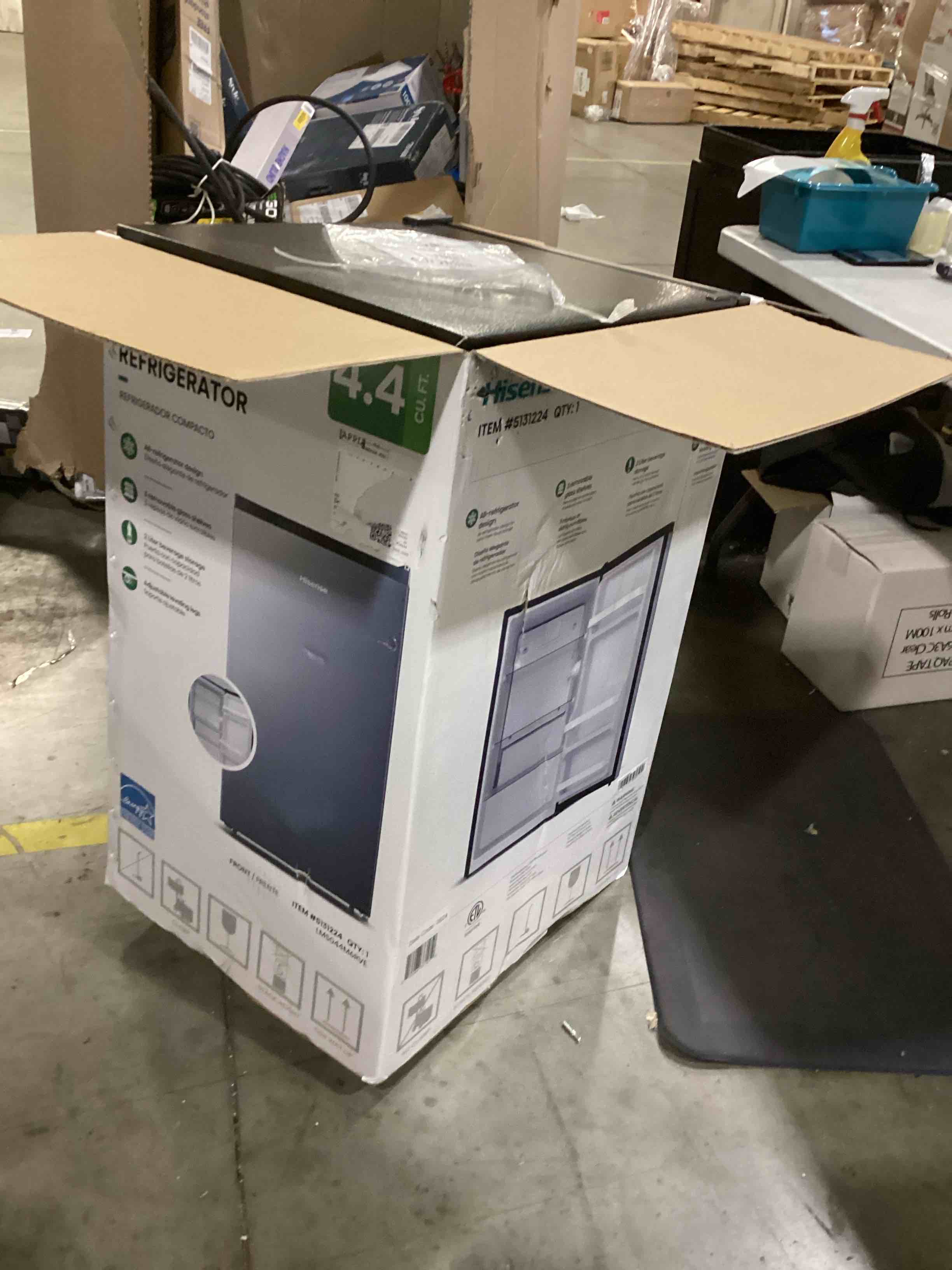 https://s3.amazonaws.com/lotting-images-prod/bidfta/BLU6843682_1729168304729.jpeg